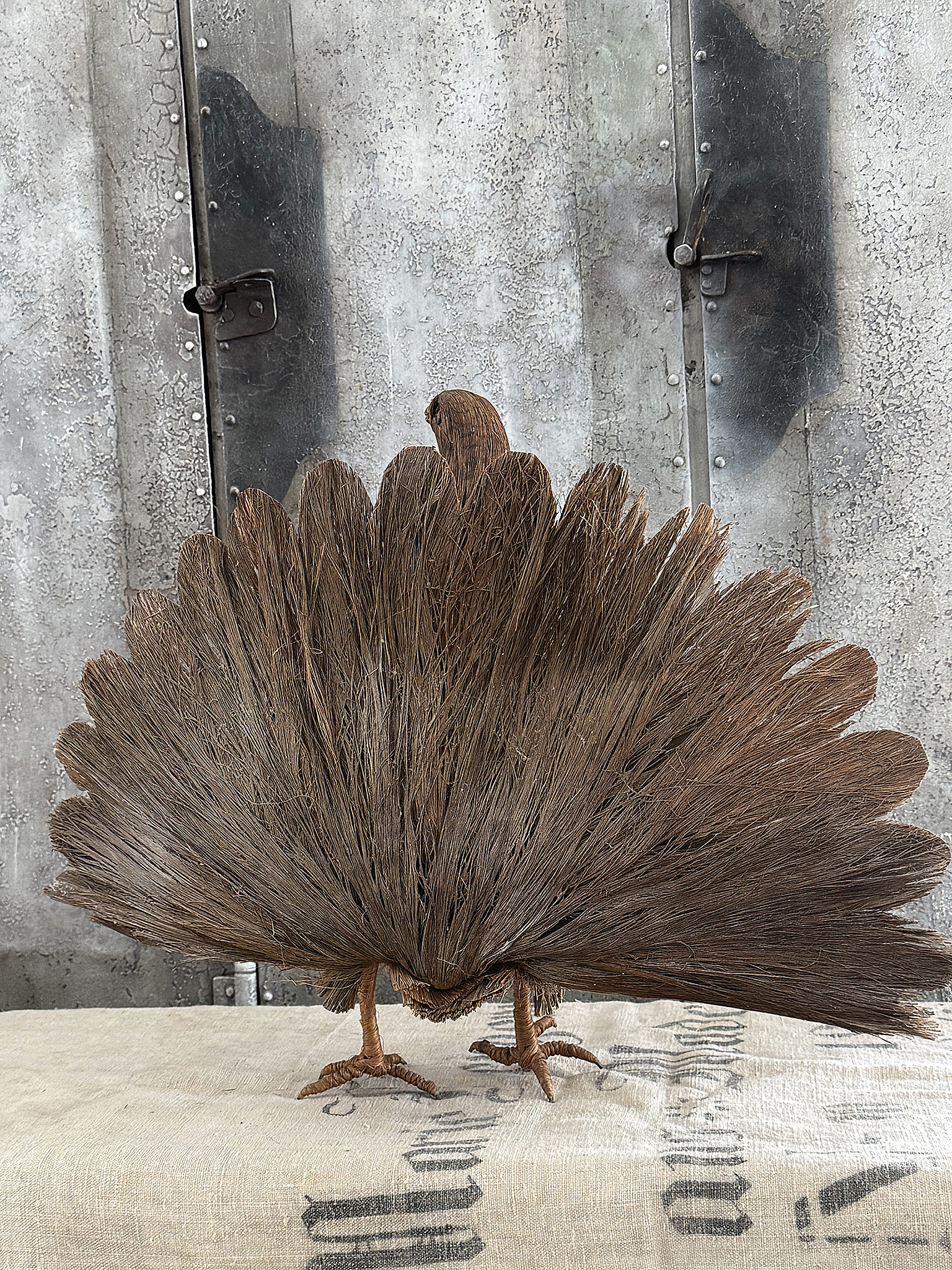 Vintage-Truthahn aus Naturästen – detailreiche Vogelskulptur mit natürlichem Charme***