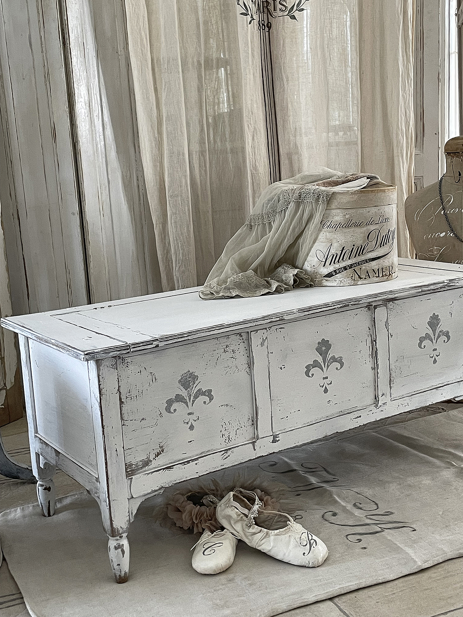 Alte Klapptruhe/Sitztruhe "shabby chic" ***