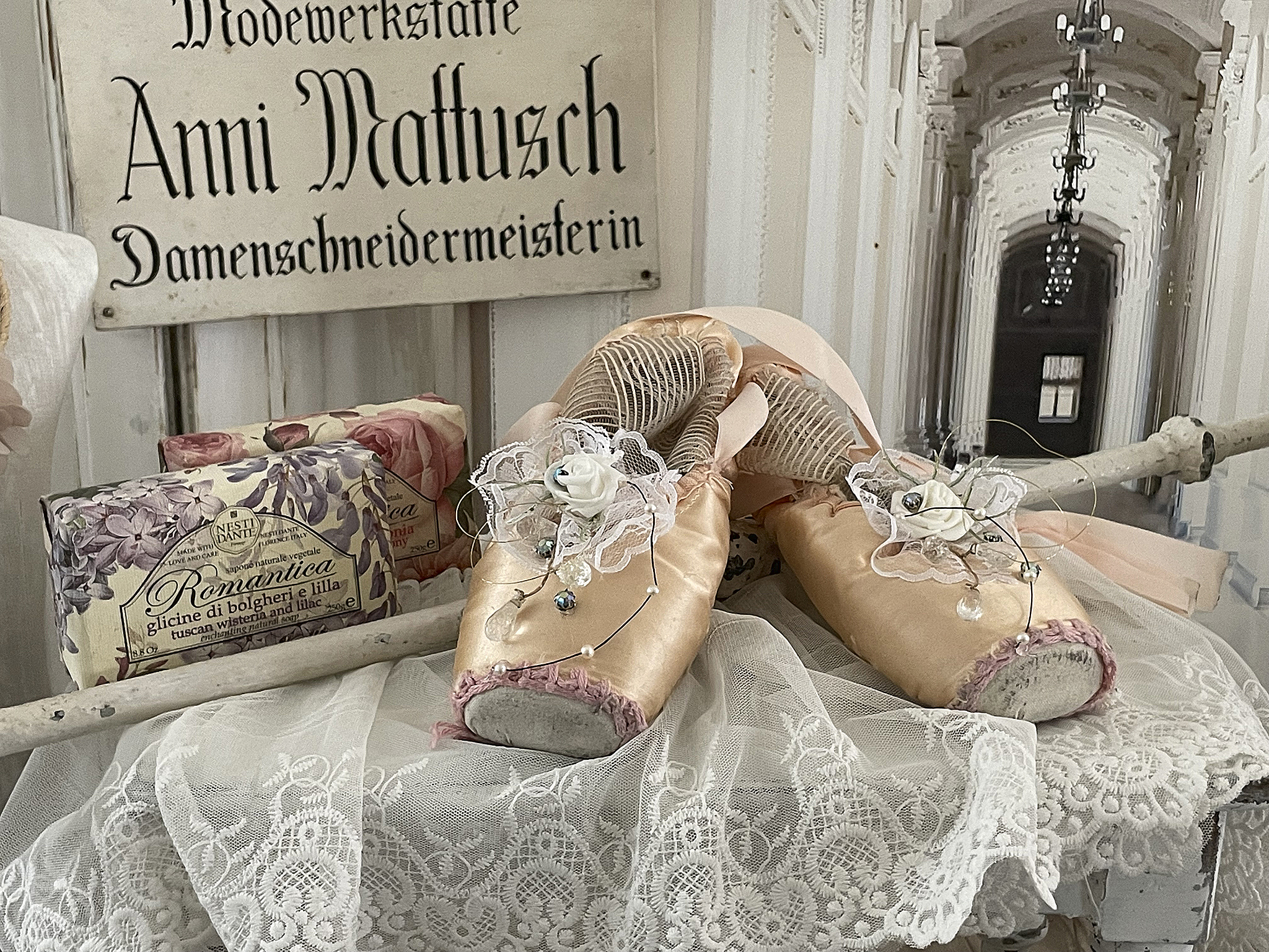  Alte Ballettschuhe Brocante mit Röschen und Spitze***