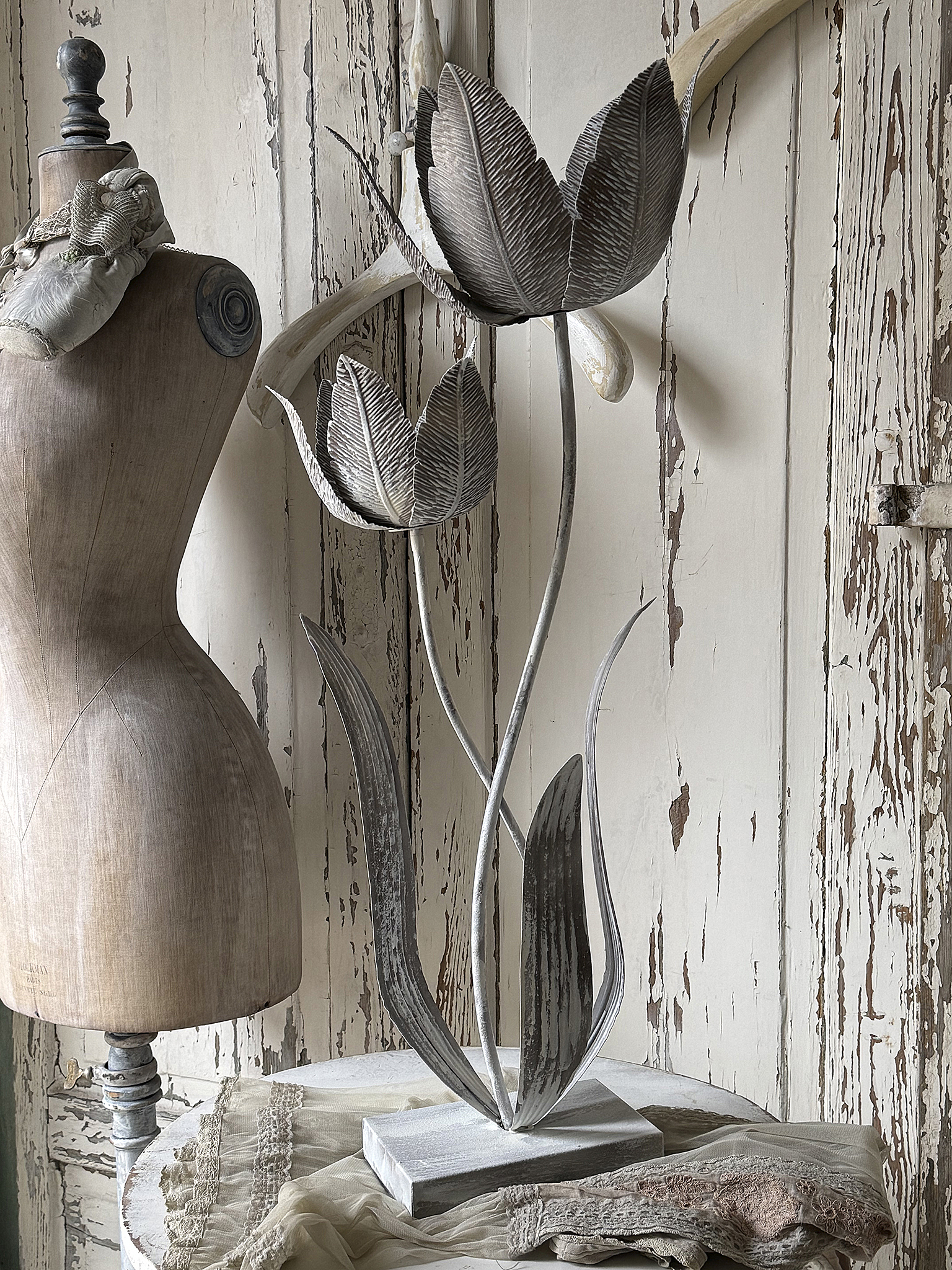 Große Tulpen-Skulptur aus Cortenstahl***