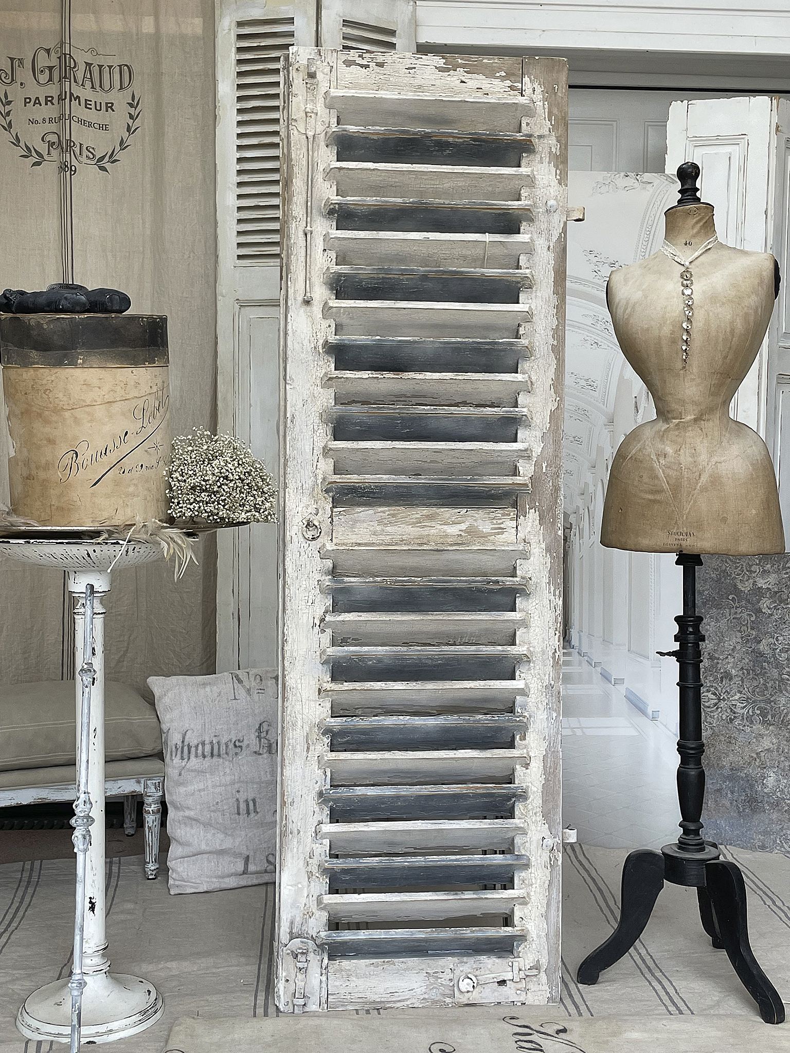 Großer Lamellenfensterladen Shabby-gestreift*** Großer Lamellenfensterladen Shabby-gestreift***