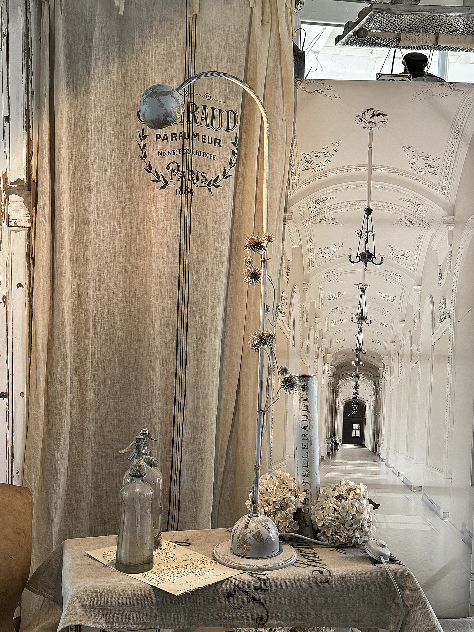 Zarte alte Stehlampe aus Messing – charmantes Vintage-Stück***