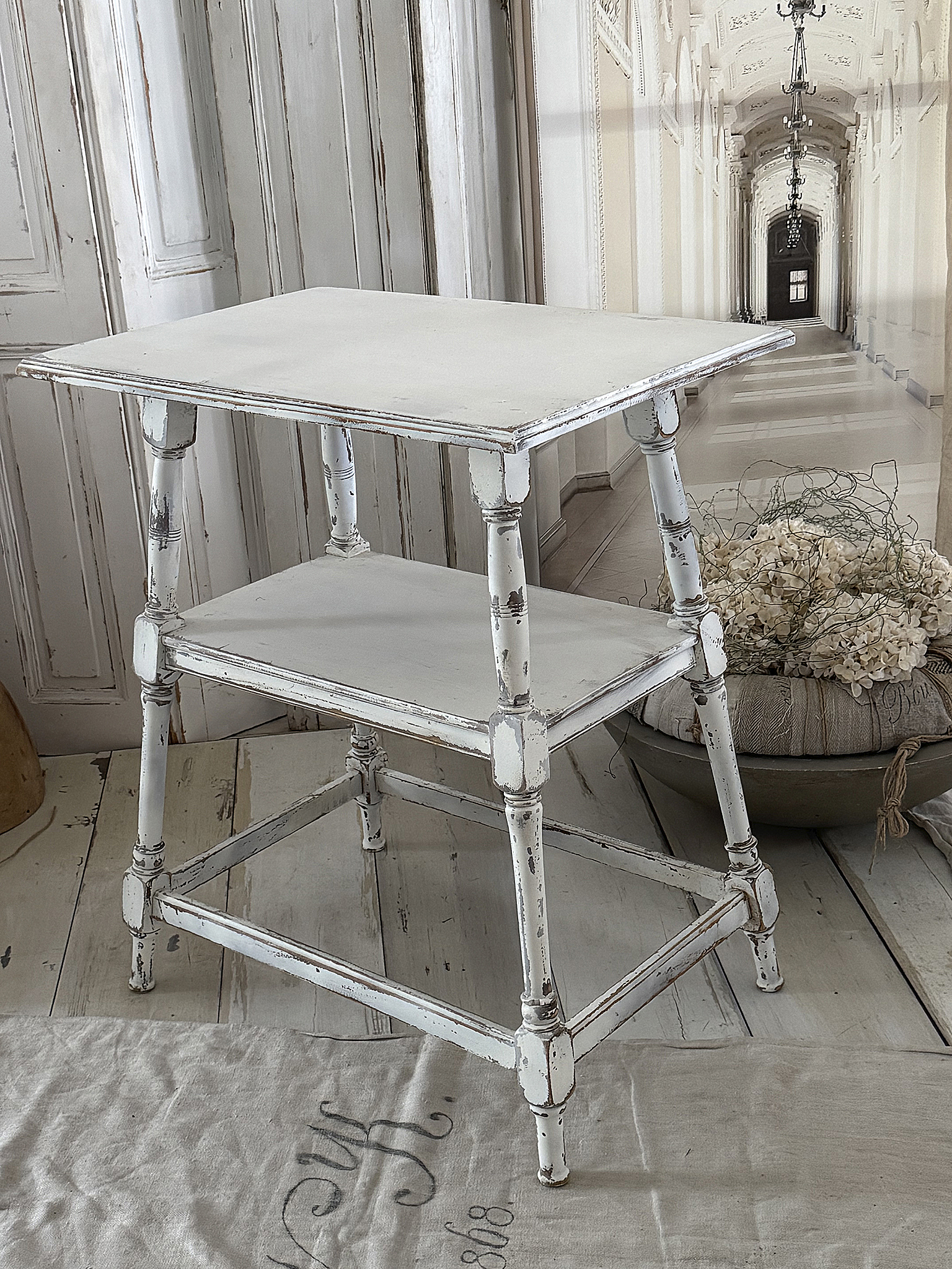 Alter Landhaustisch, Beistelltisch***