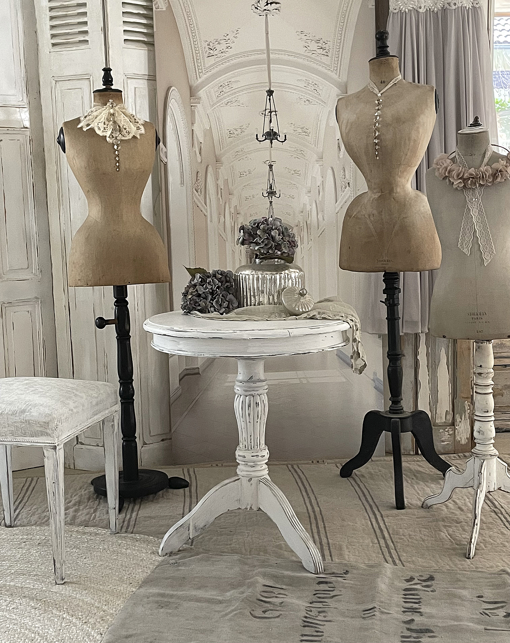 Runder Gründerzeit Shabby Tisch/Beistelltisch*** Runder Gründerzeit Shabby Tisch/Beistelltisch***