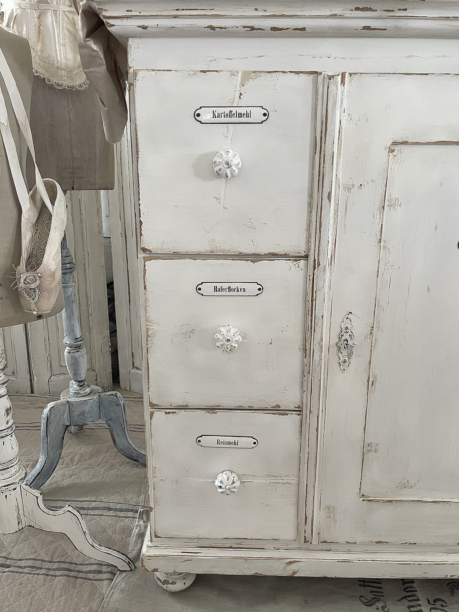 Liebhaberstück alter Ladenschrank Liebhaberstück alter Ladenschrank