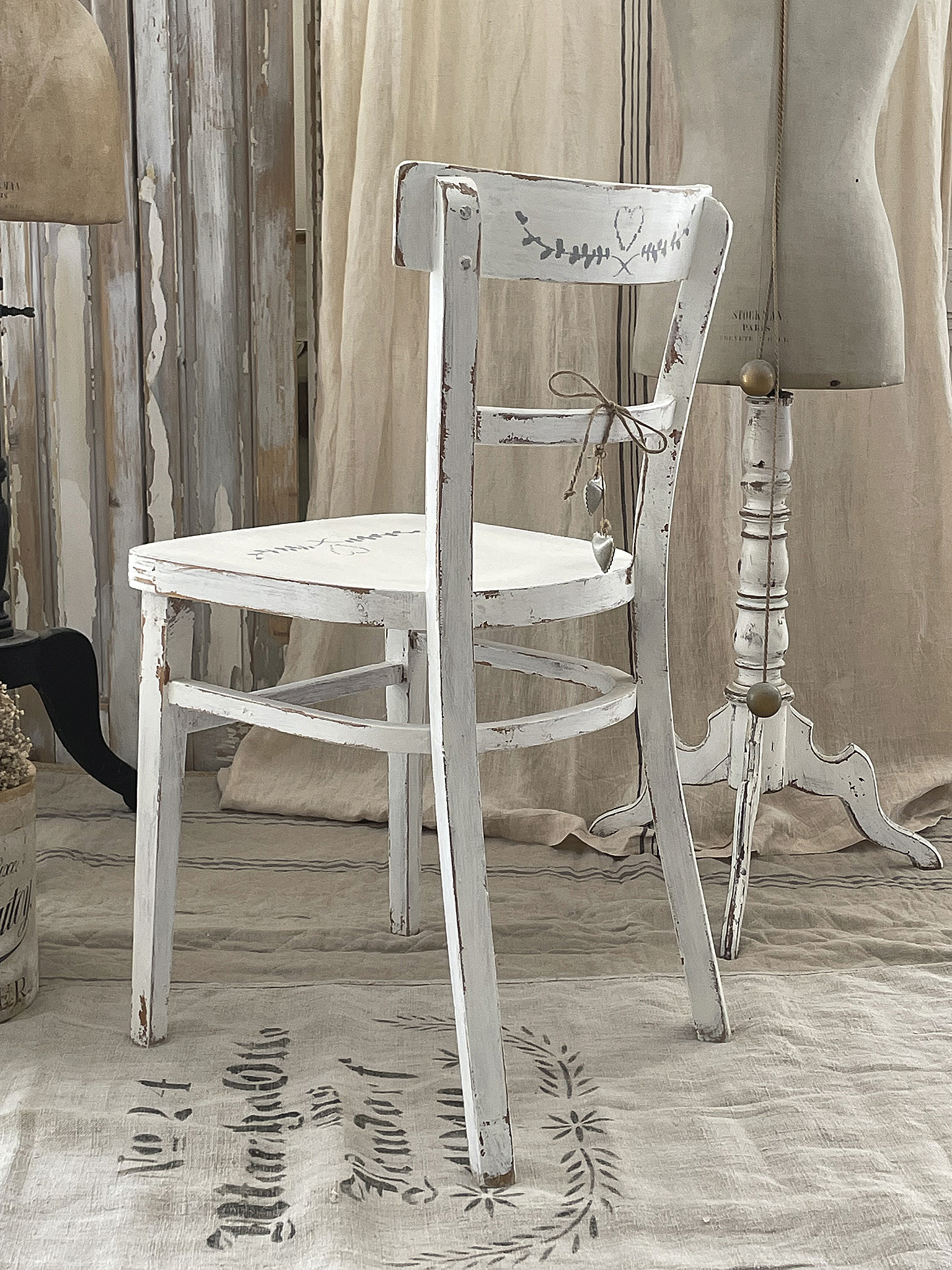 Zarter Shabby-Stuhl Love*** Zarter Shabby-Stuhl Love***