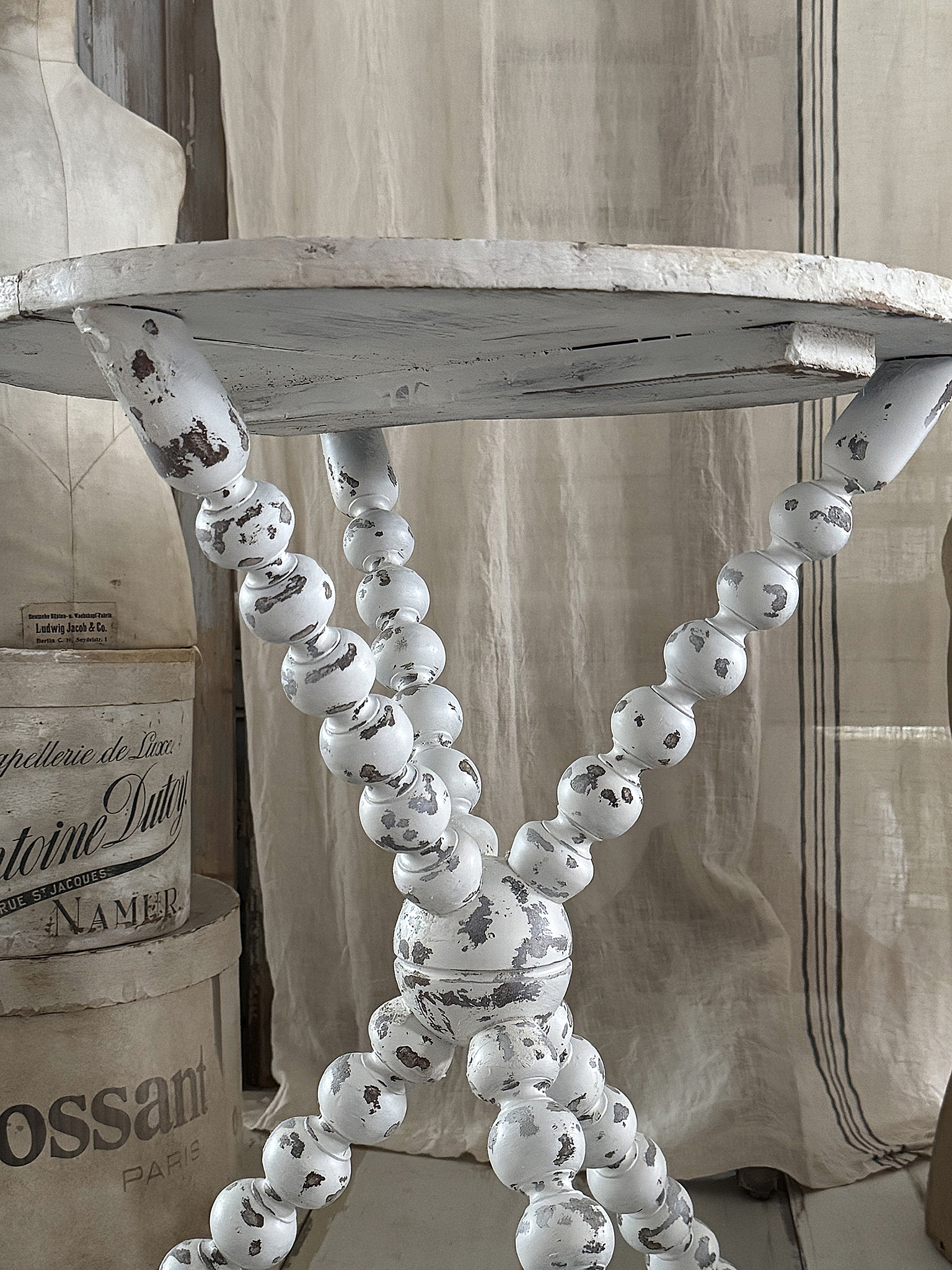  Alter, ausgefallener Beistelltisch ein zauberhaftes Einzelstück***