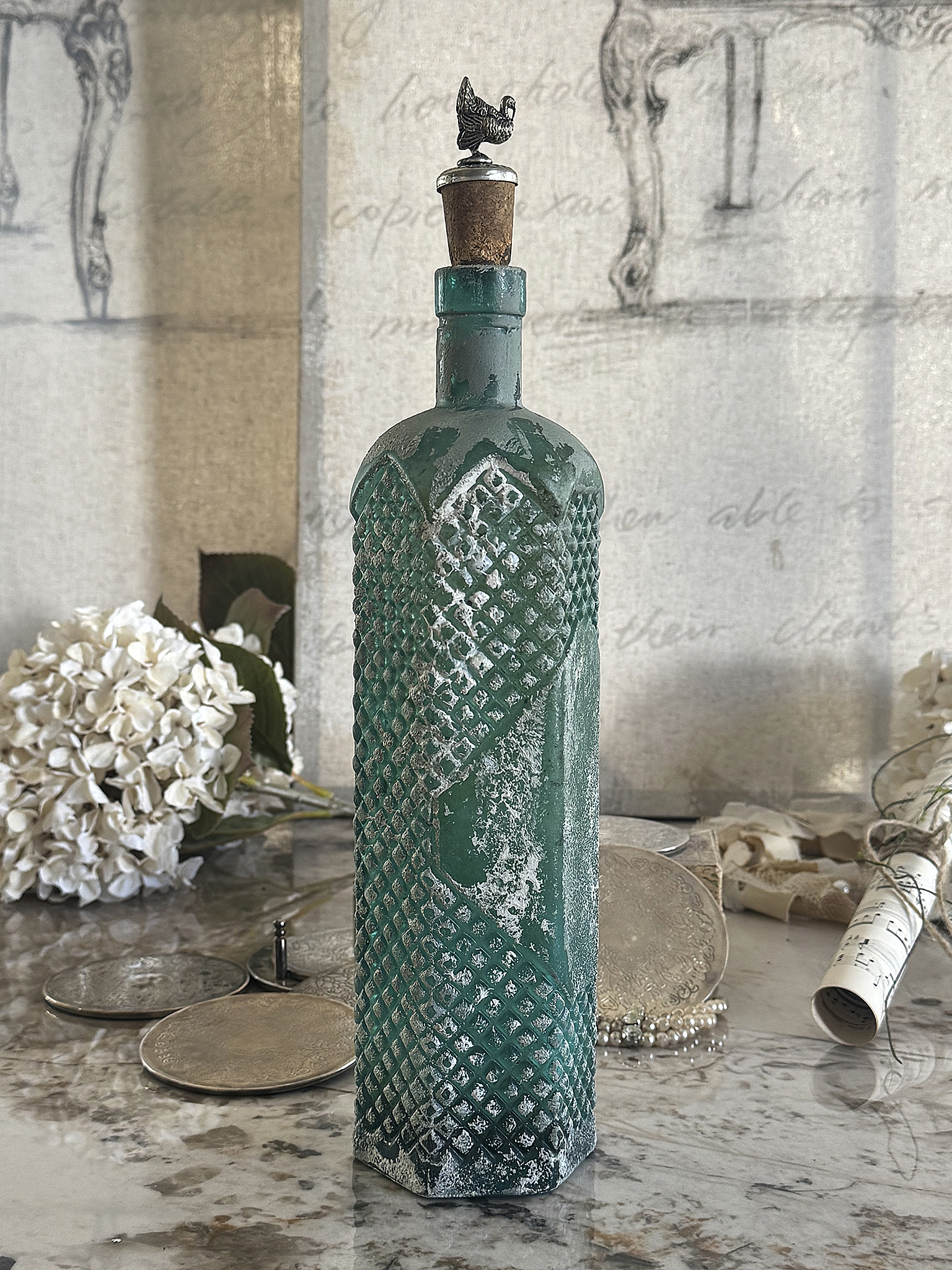Antikes Vintage-Konvolut mit Glasflasche & Untersetzern aus Hotelsilber***