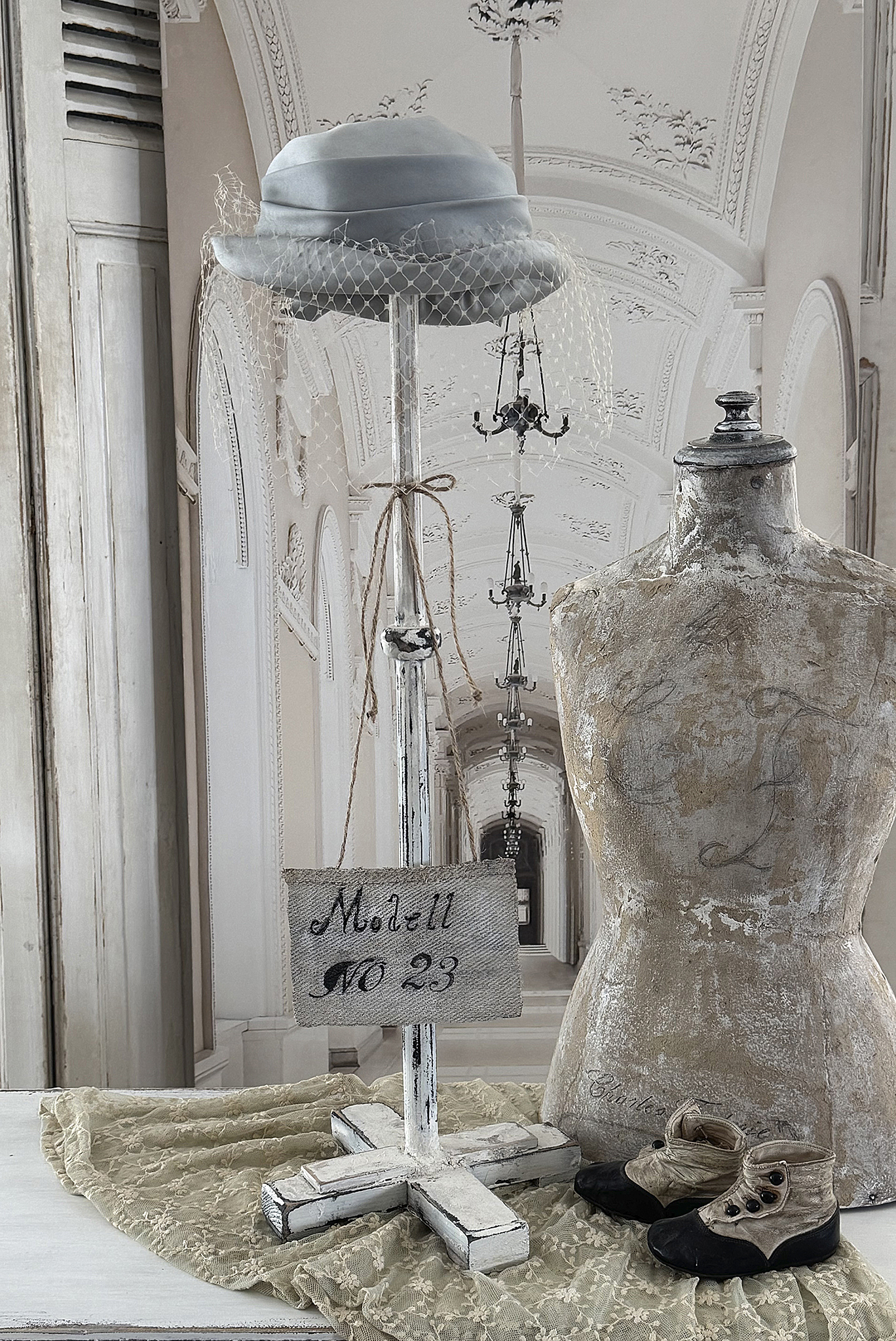 Alter Hutständer aus Holz mit Leinenpolster – Shabby Chic – Vintage – Nostalgischer Charme***