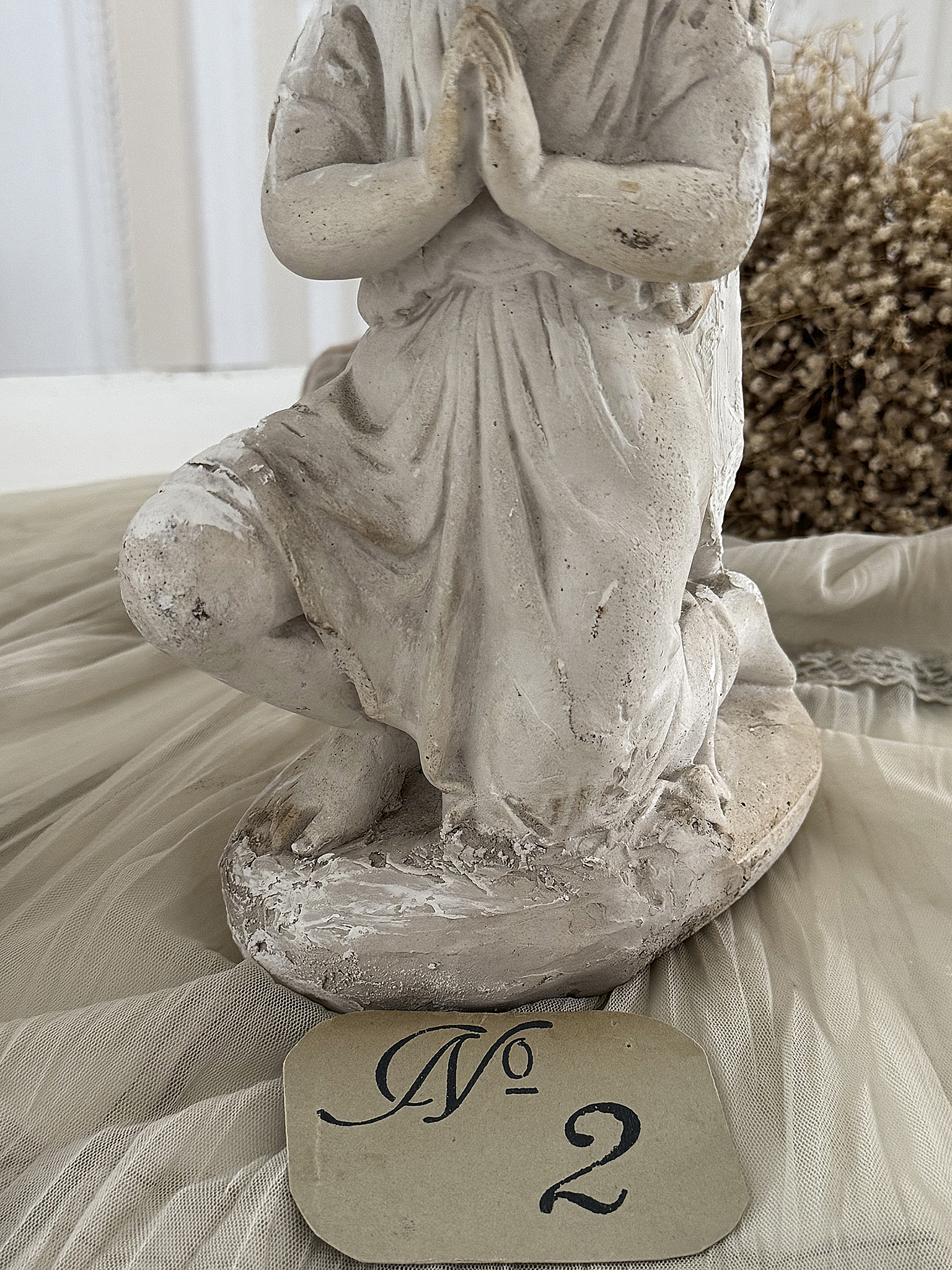 Alte Engel-Figuren aus Frankreich  aus Steingut / Steinzeug***