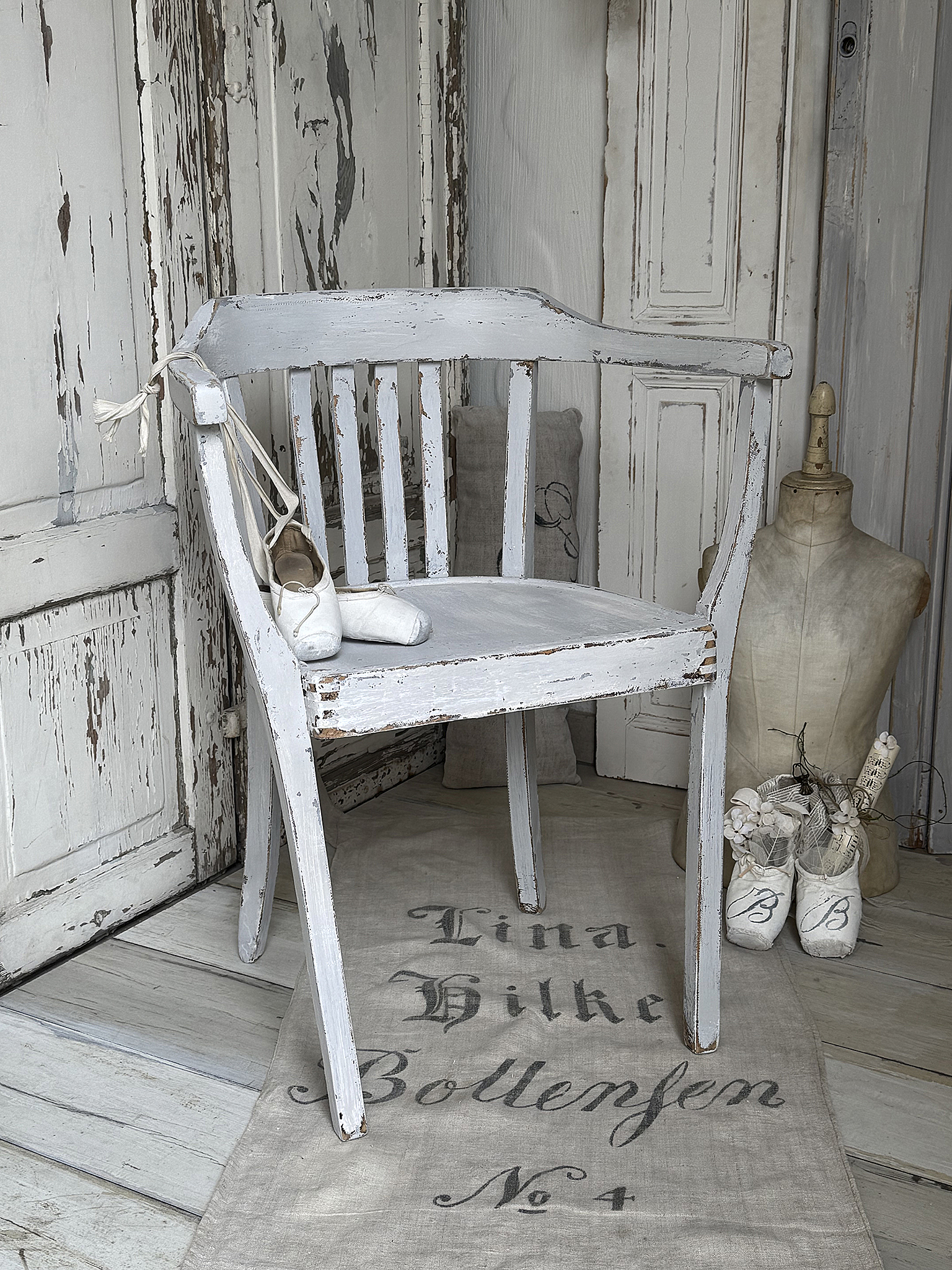 Alter Armlehnenstuhl Bauhaus Vintage/Creme-grau***