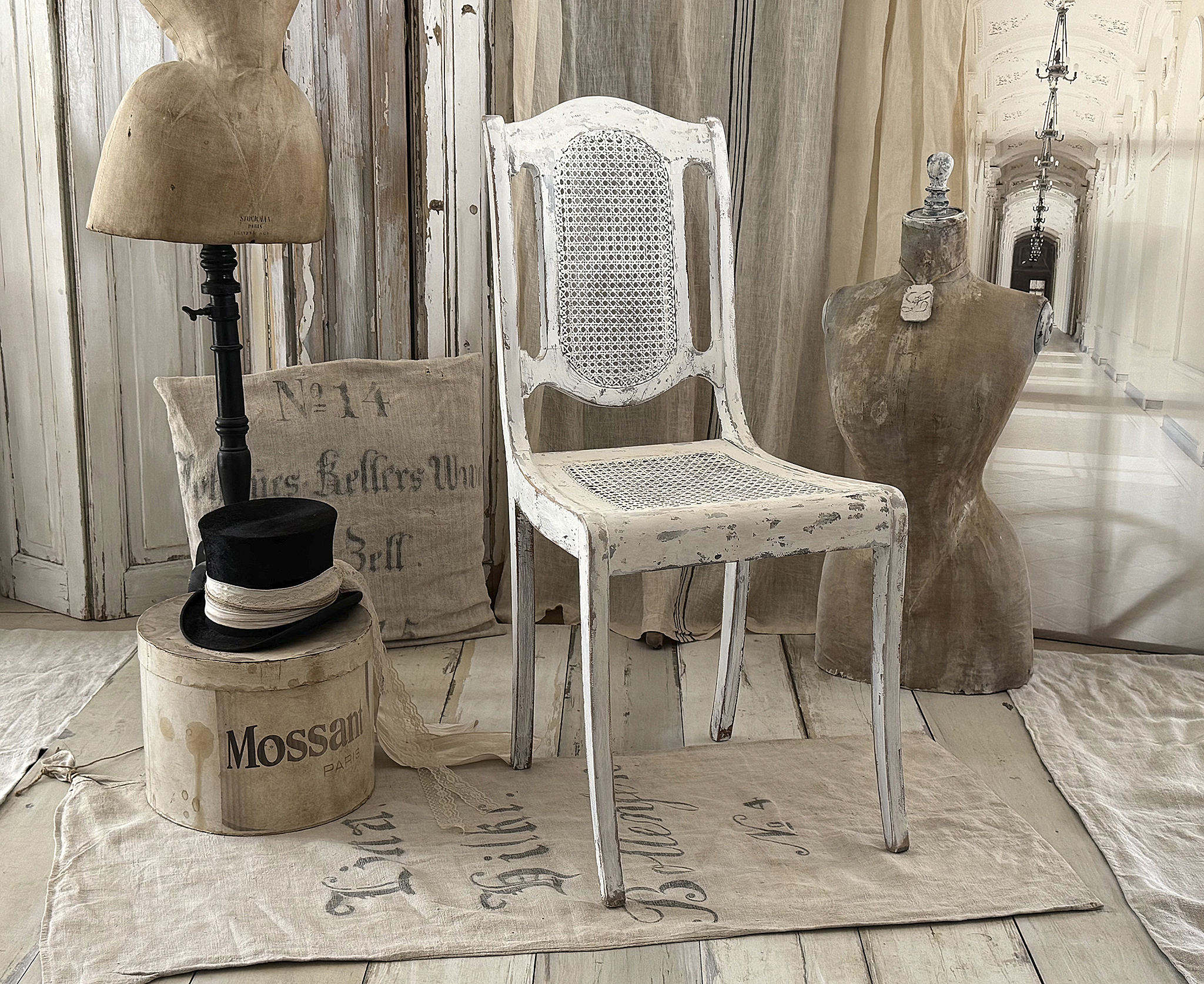  Antiker Biedermeier-Stuhl mit Wiener Geflecht – Shabby-Chic mit Charakter***