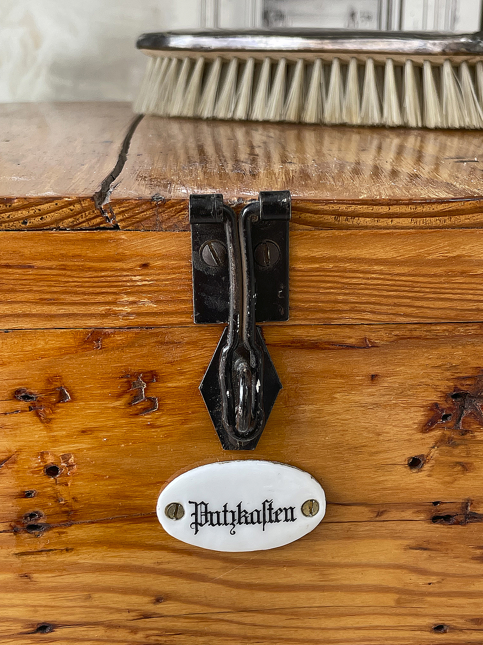 Antiker Putzkasten mit Schildchen*** Antiker Putzkasten mit Schildchen***