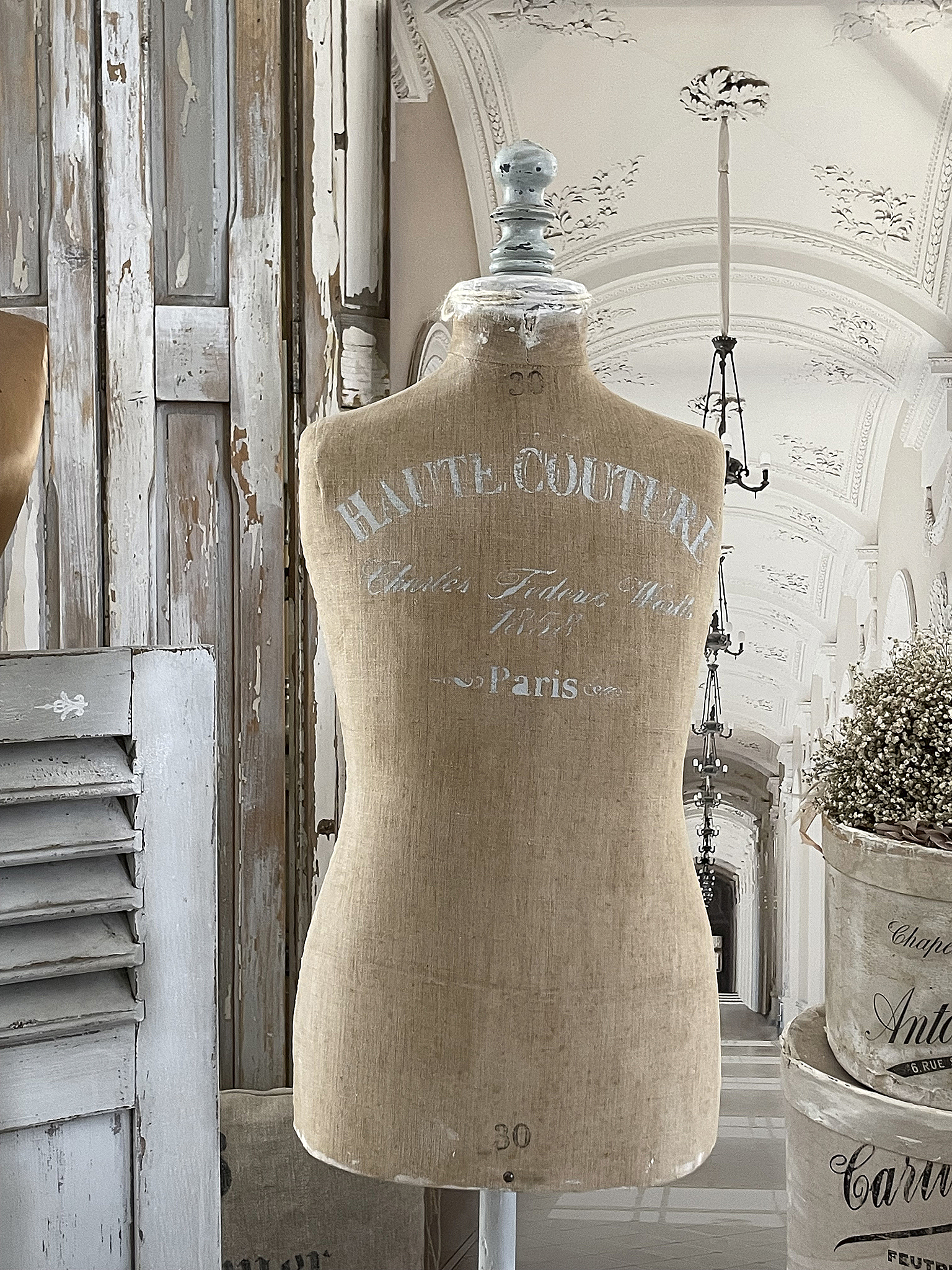 Antike Kinder-Schneiderpuppe Haute Couture Antike Kinder-Schneiderpuppe Haute Couture