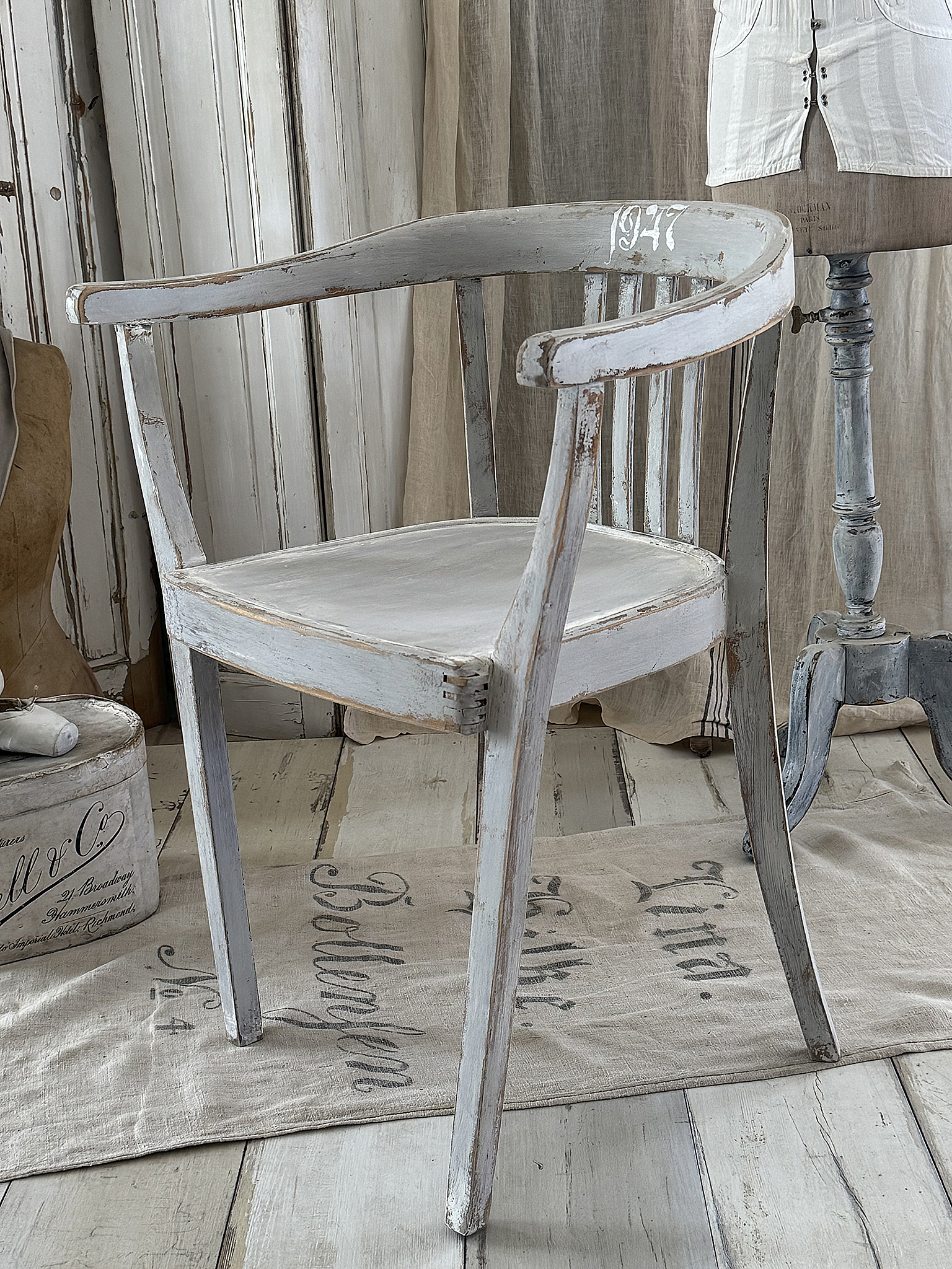 Alter Armlehnenstuhl Bauhaus Vintage/Creme-grau***