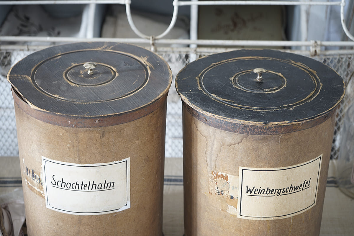 Brocante große Apothekertonne braun