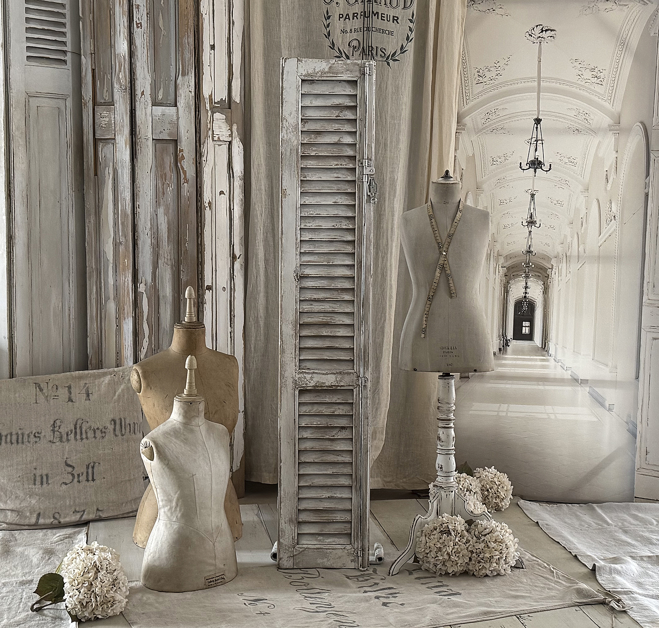 Antiker Lamellenladen aus Frankreich – Liebhaberstück