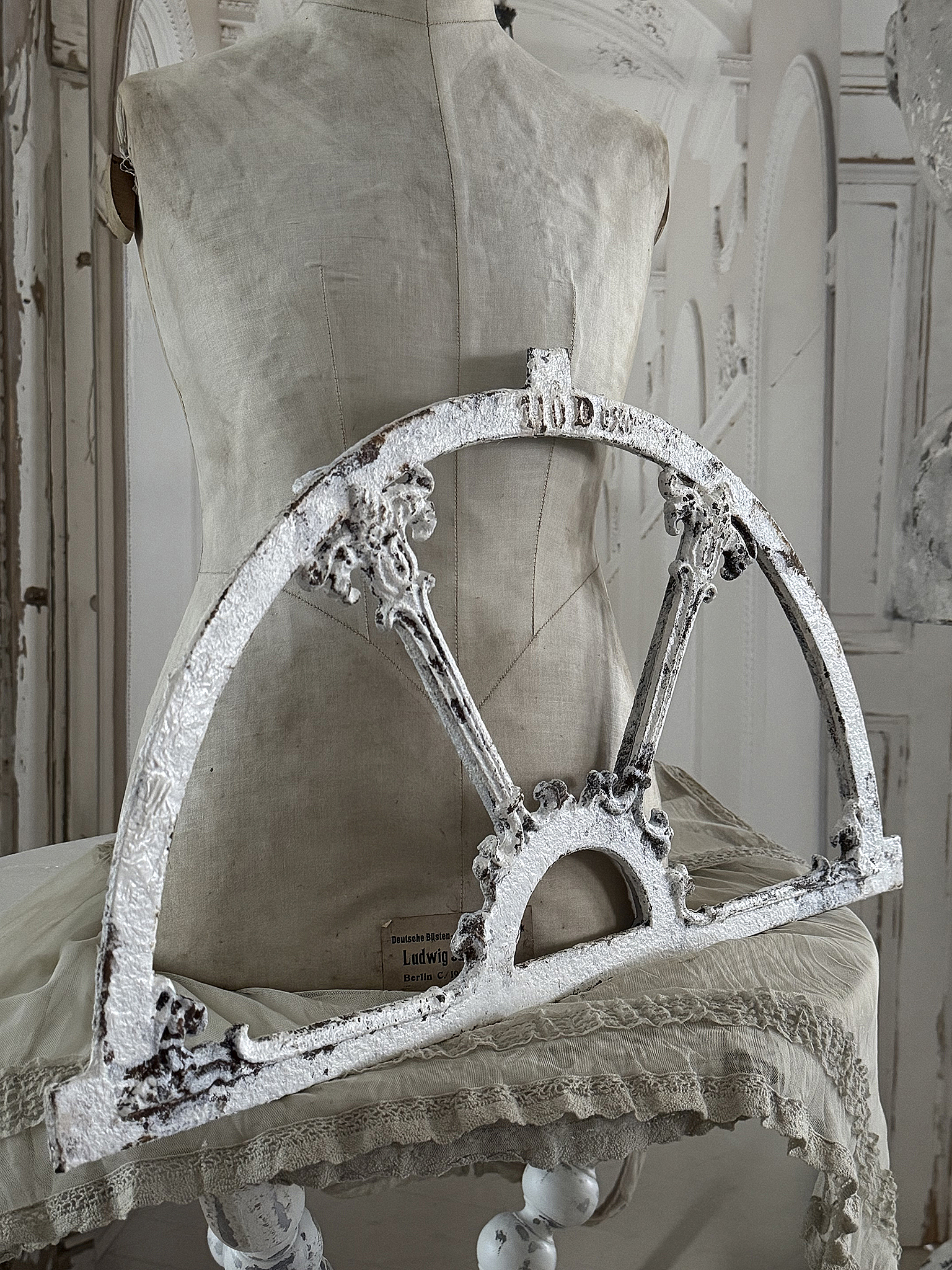 Antikes Stallfenster "shabby pur" ***