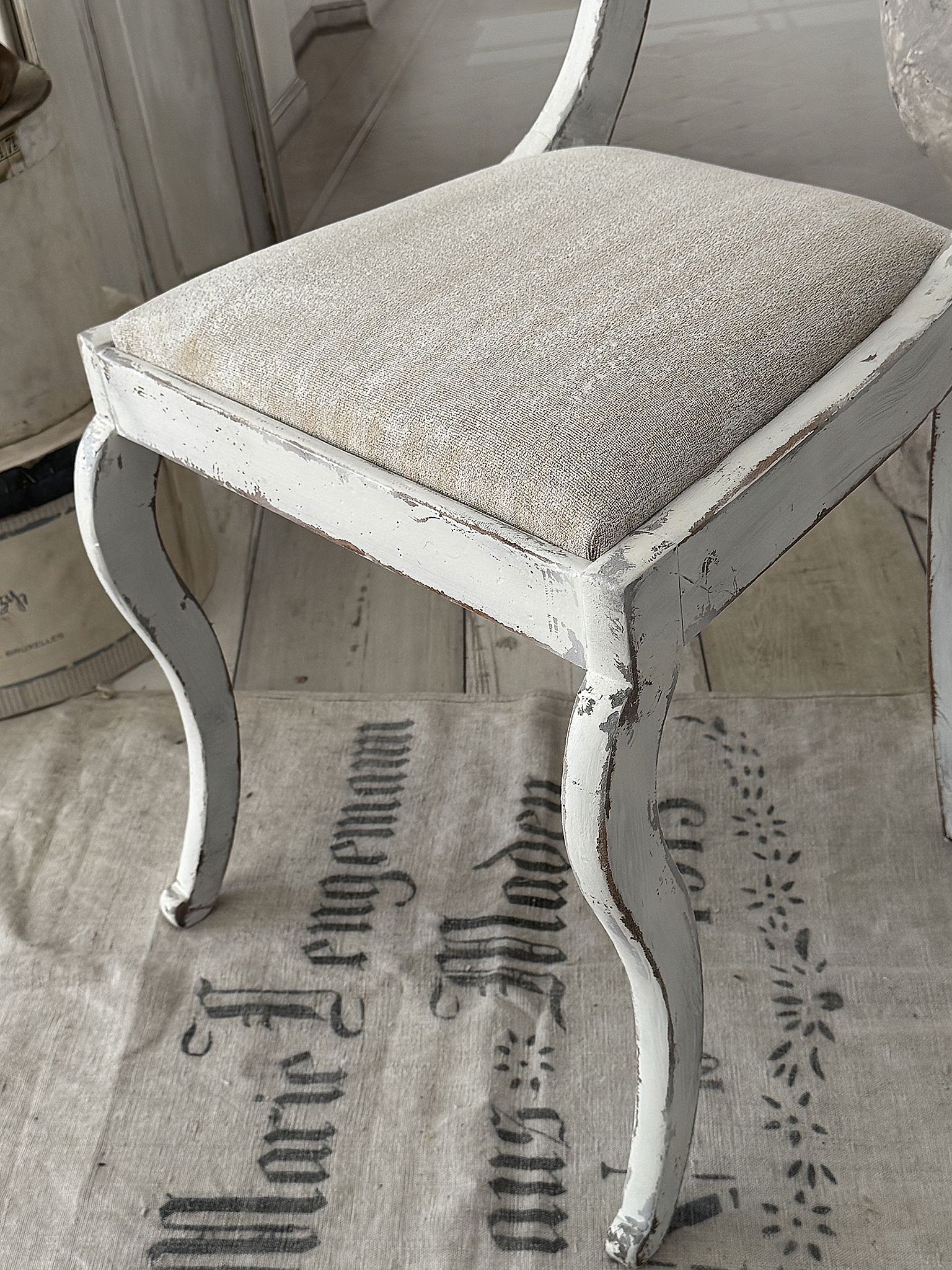 Antiker Holzstuhl mit Sitzpolster – Vintage Shabby Chic***