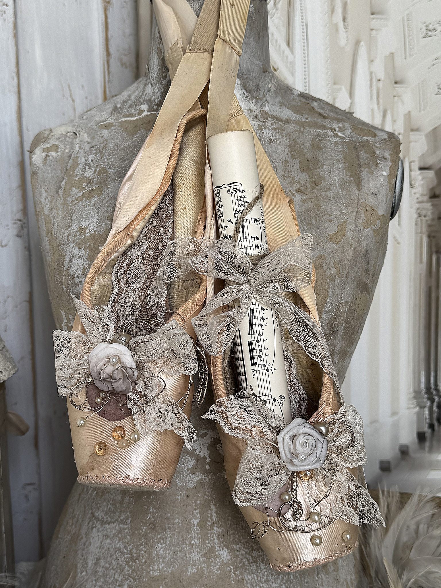 Reizende alte Spitzenschuhe –Romantik***