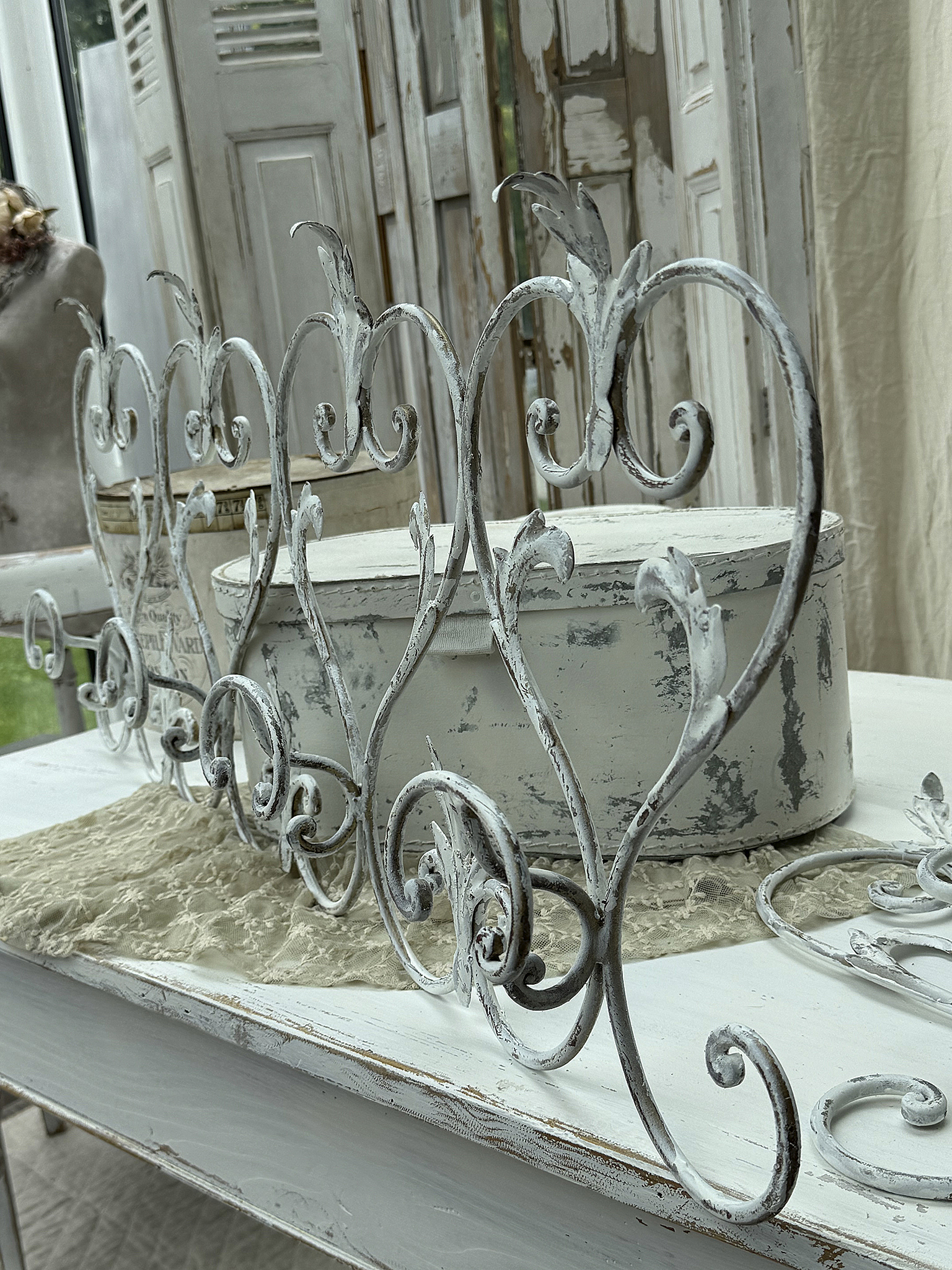 Alte Wandgarderoben im Jugendstil – im Duo***