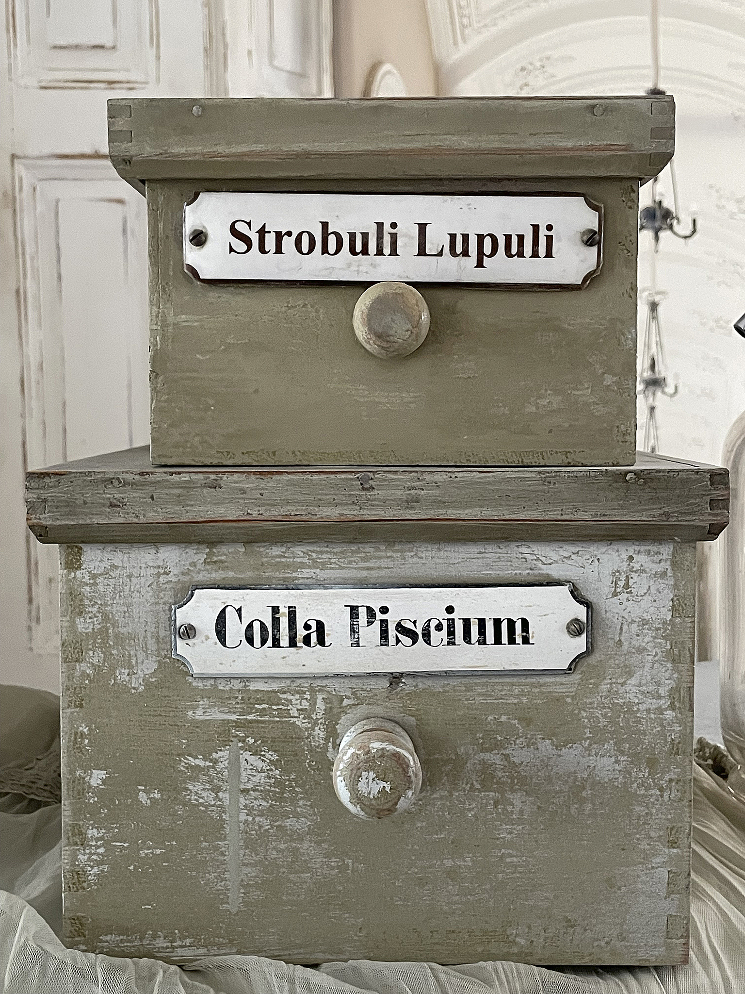 Duo alte Holz Apothekerkisten mit Deckel im Original Lack*** Duo alte Holz Apothekerkisten mit Deckel im Original Lack***