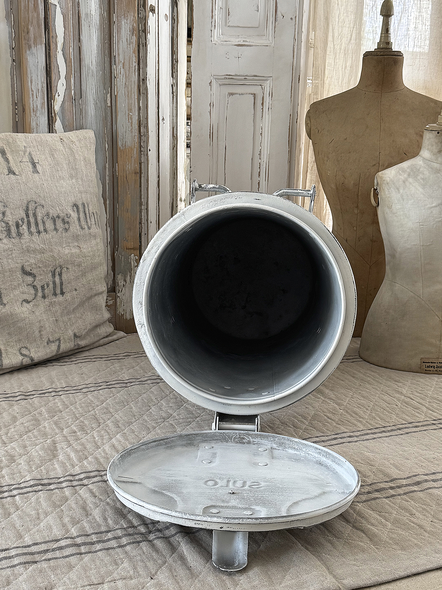 Schöne alte Zinkmülltonne Shelby***  Schöne alte Zinkmülltonne Shelby***