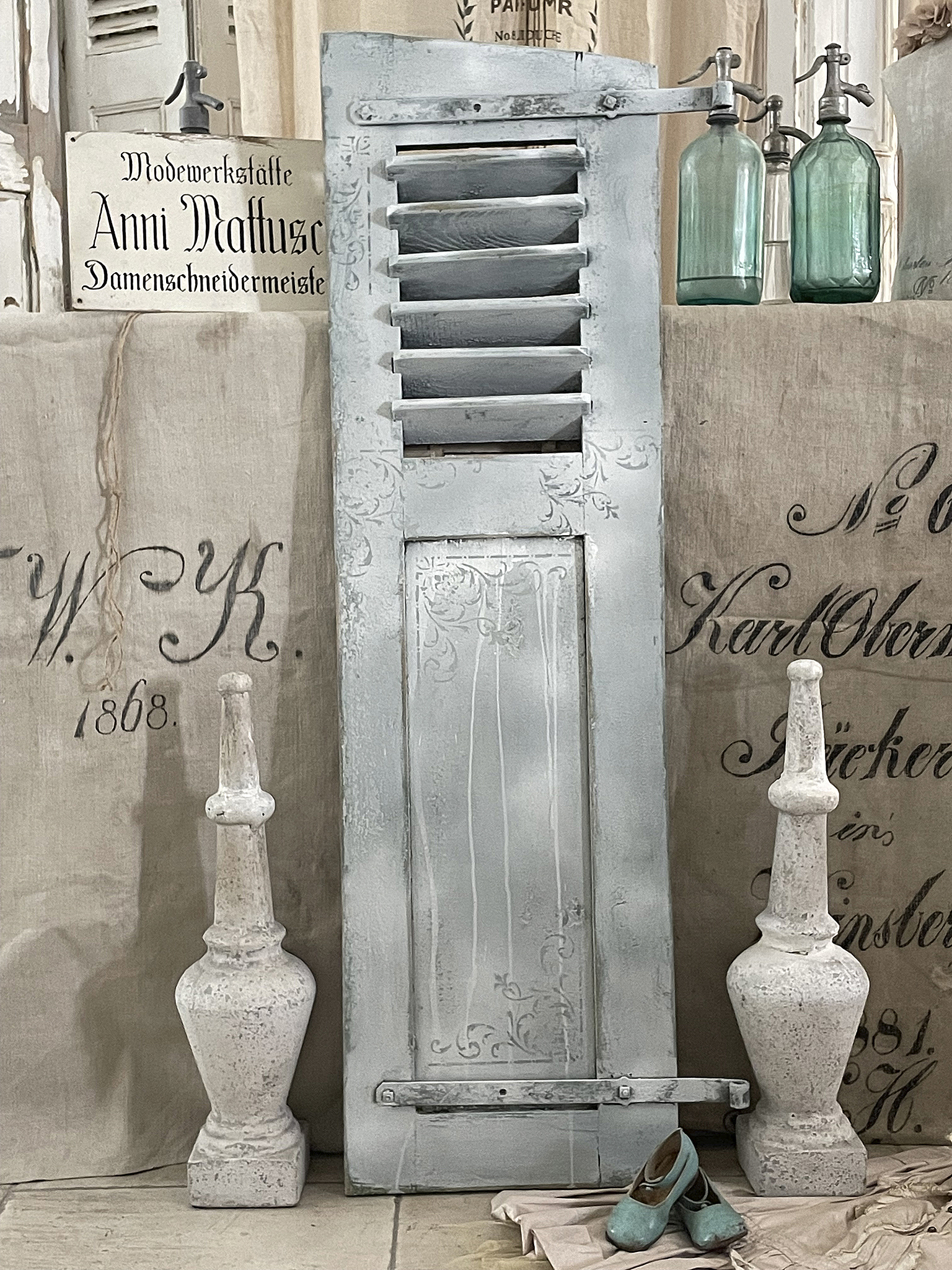 Antiker Fensterladen Pastell 1*** Antiker Fensterladen Pastell 1***