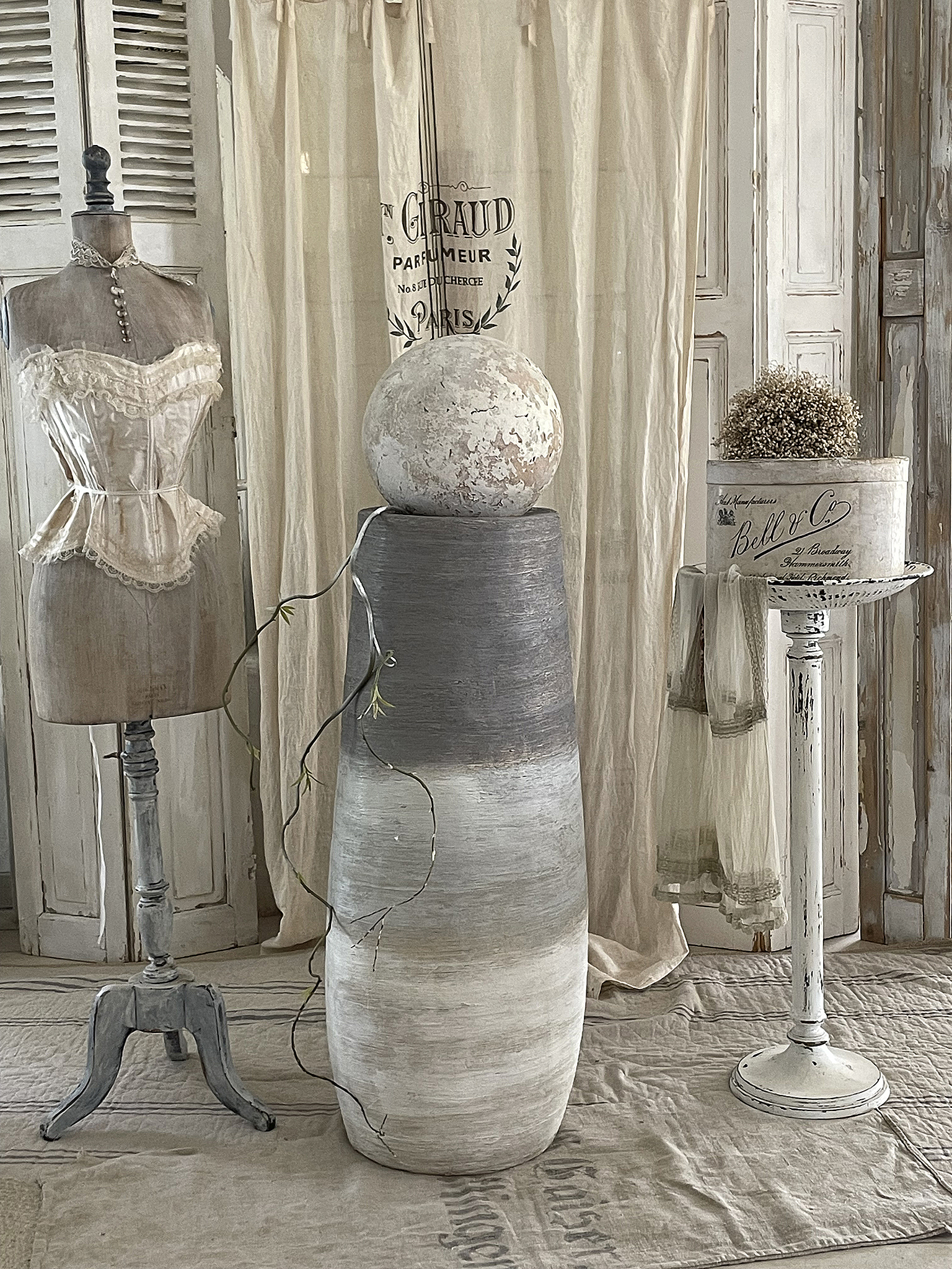 Imposante Bodenvasen Deko-Objekt