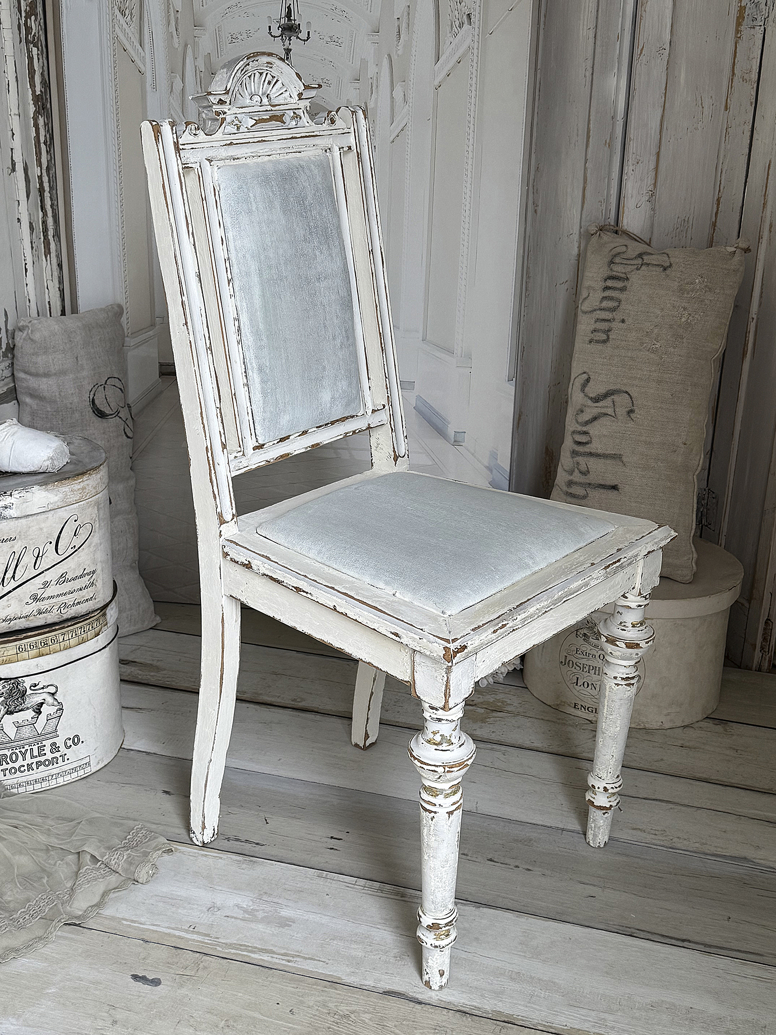 Antiker Gründerzeitstuhl mit Muschel-Krone