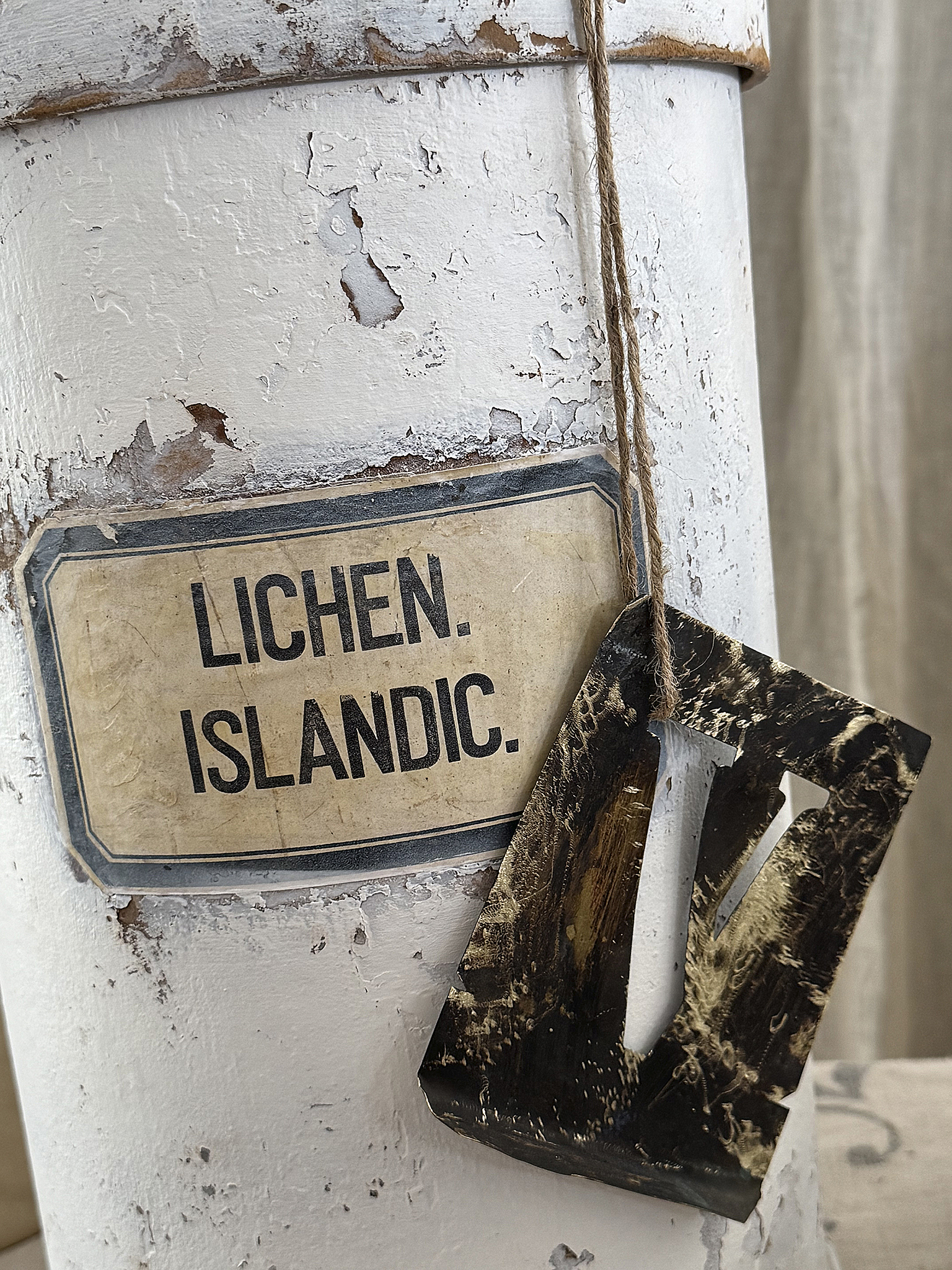 Alte große Holzdose mit antiker Schablone – nostalgischer Shabby-Chic***