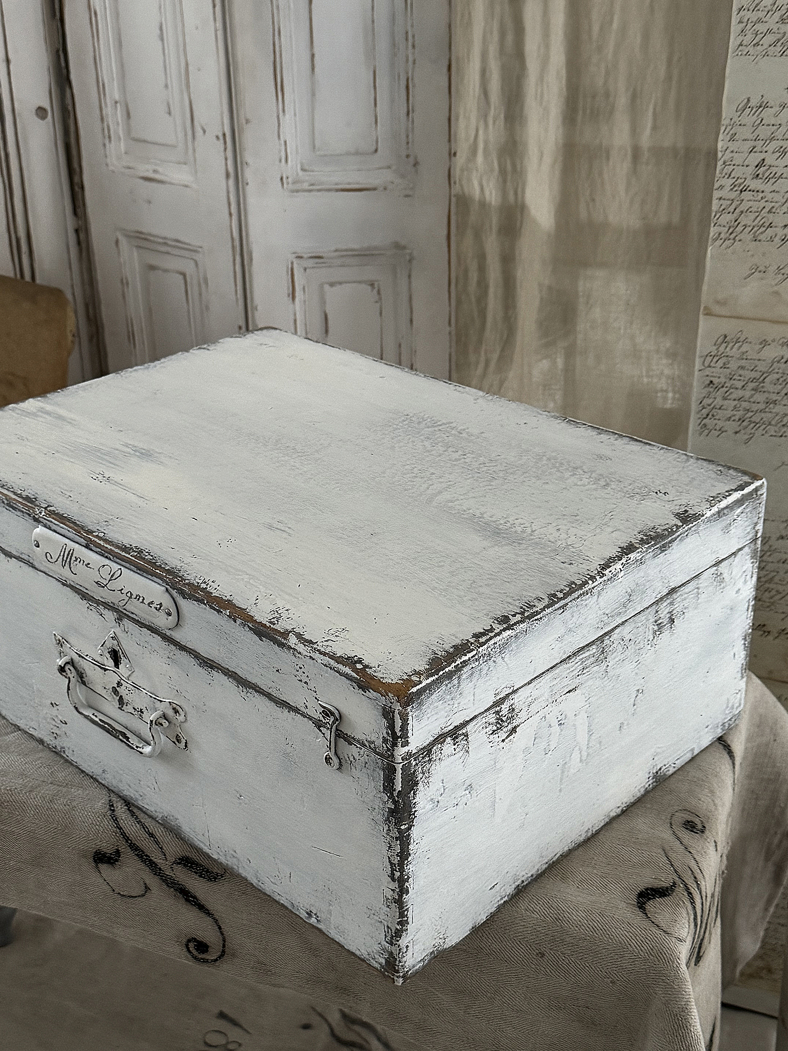 Alter Holzkoffer Madame Lignes***