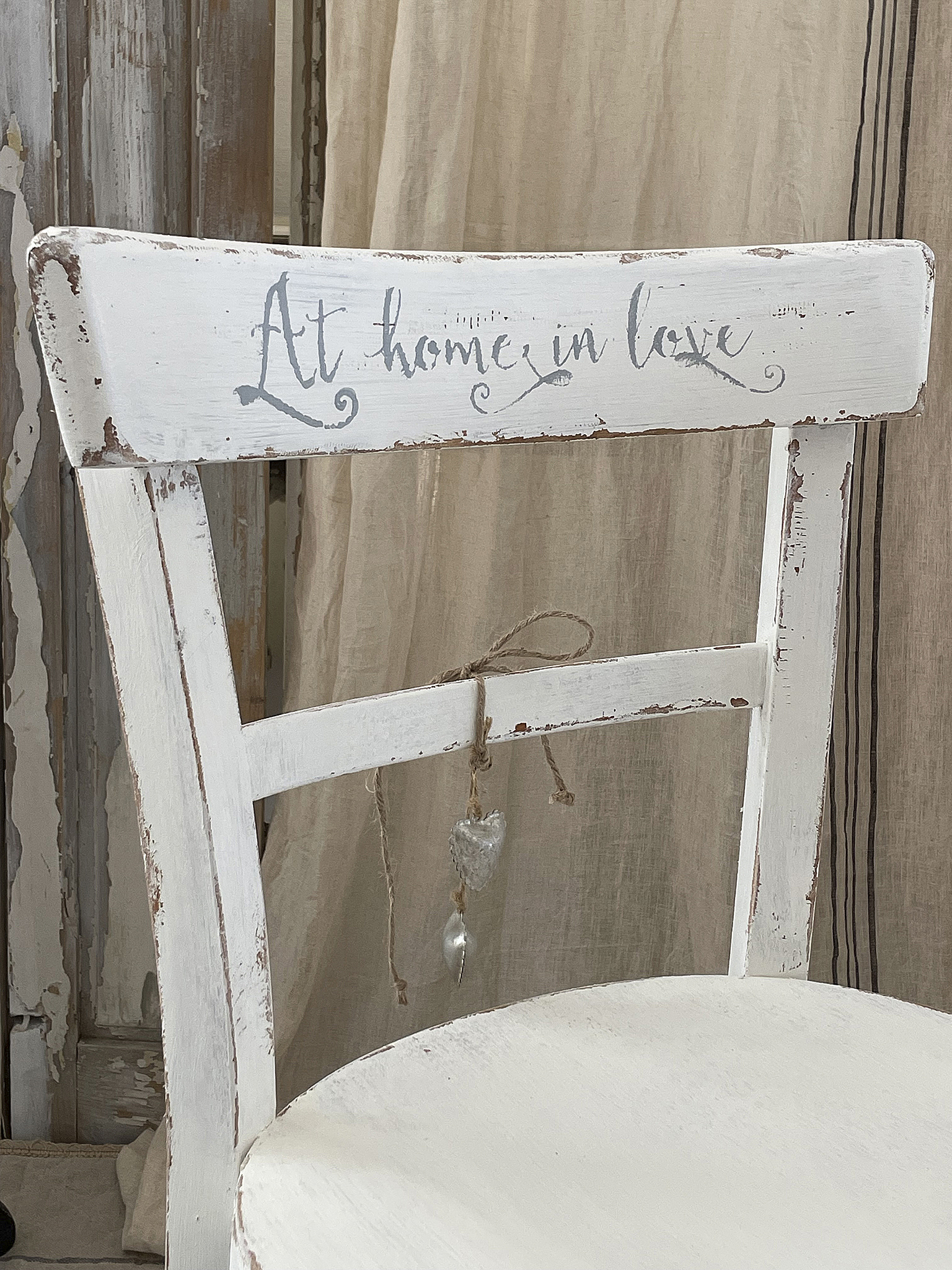 Zarter Shabby-Stuhl Love*** Zarter Shabby-Stuhl Love***