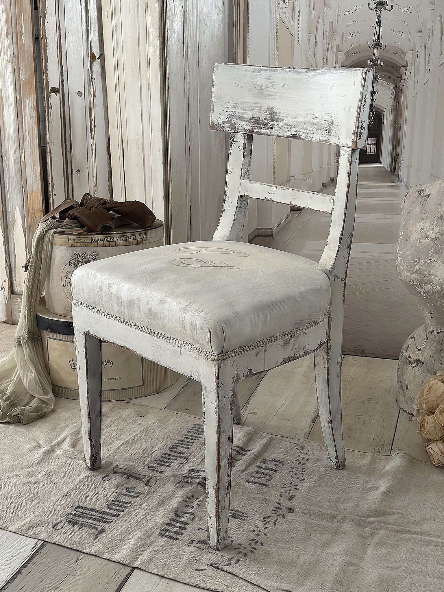 Antiker Biedermeier-Stuhl – Shabby Chic mit Monogramm***