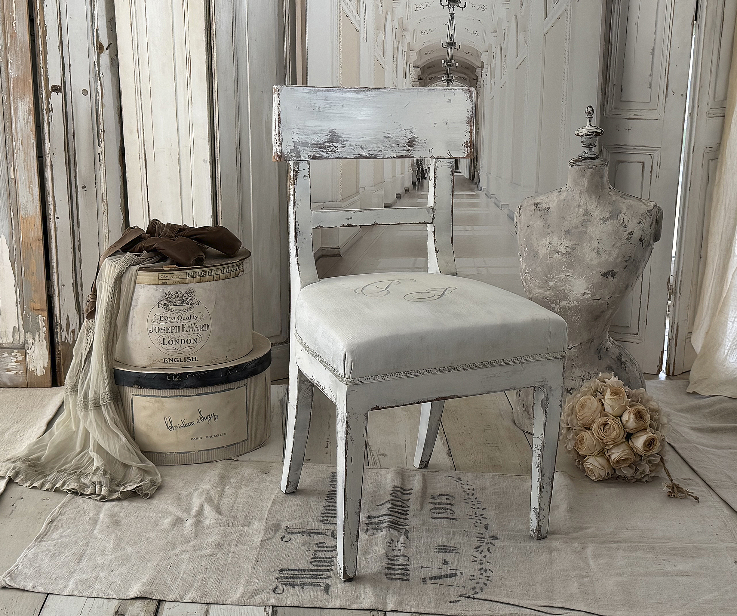 Antiker Biedermeier-Stuhl – Shabby Chic mit Monogramm***