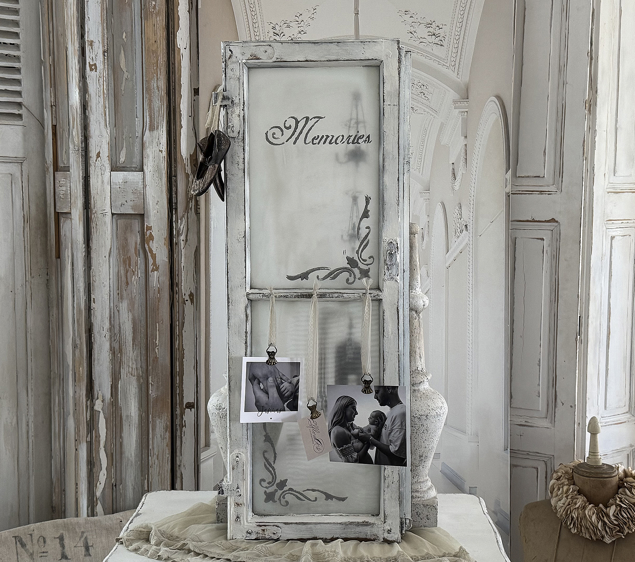  Antikes Sprossenfenster – Memo-Board Memories***