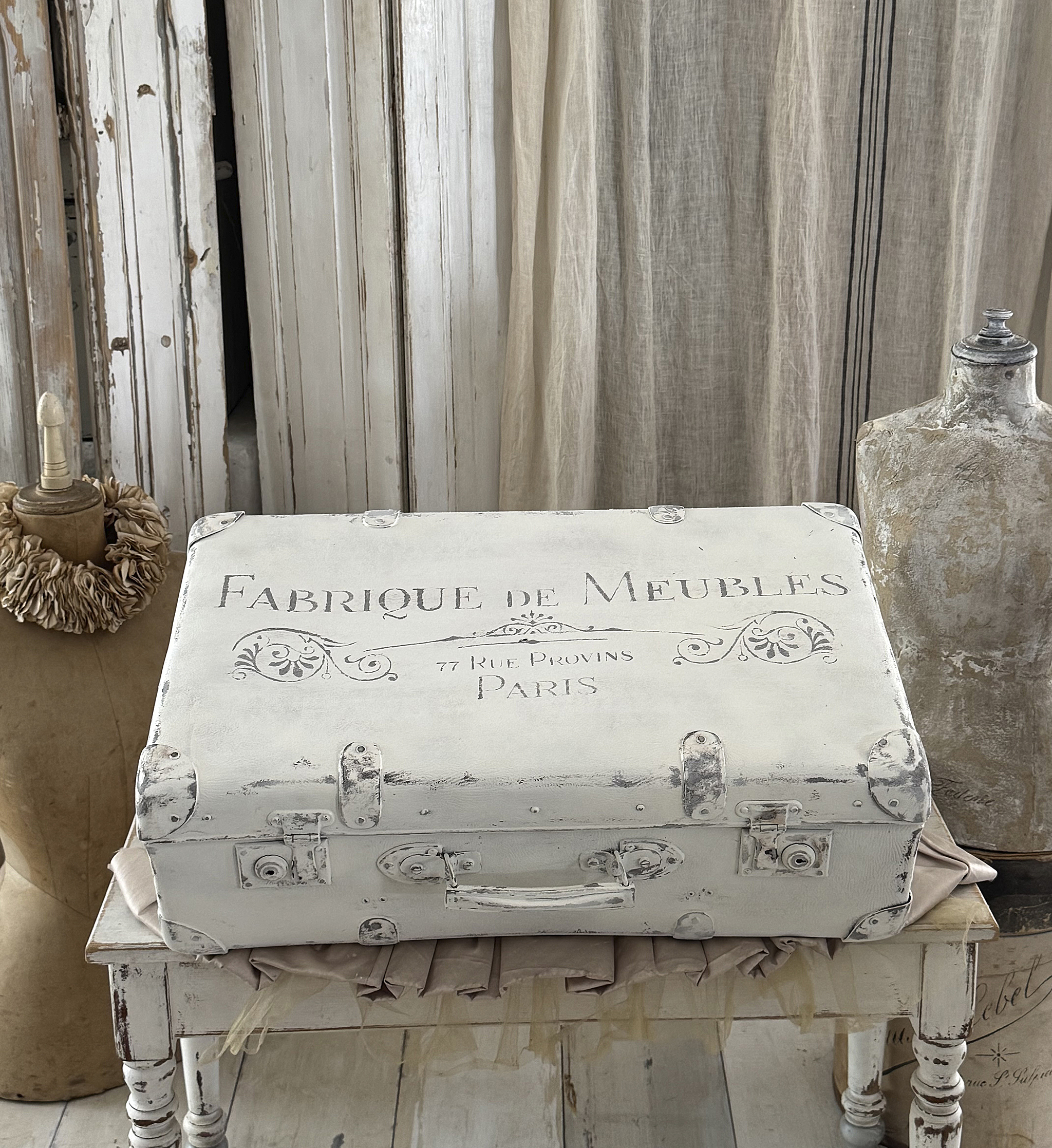 Eleganter Vintage-Hartschalenkoffer im französischen Shabby-Chic***
