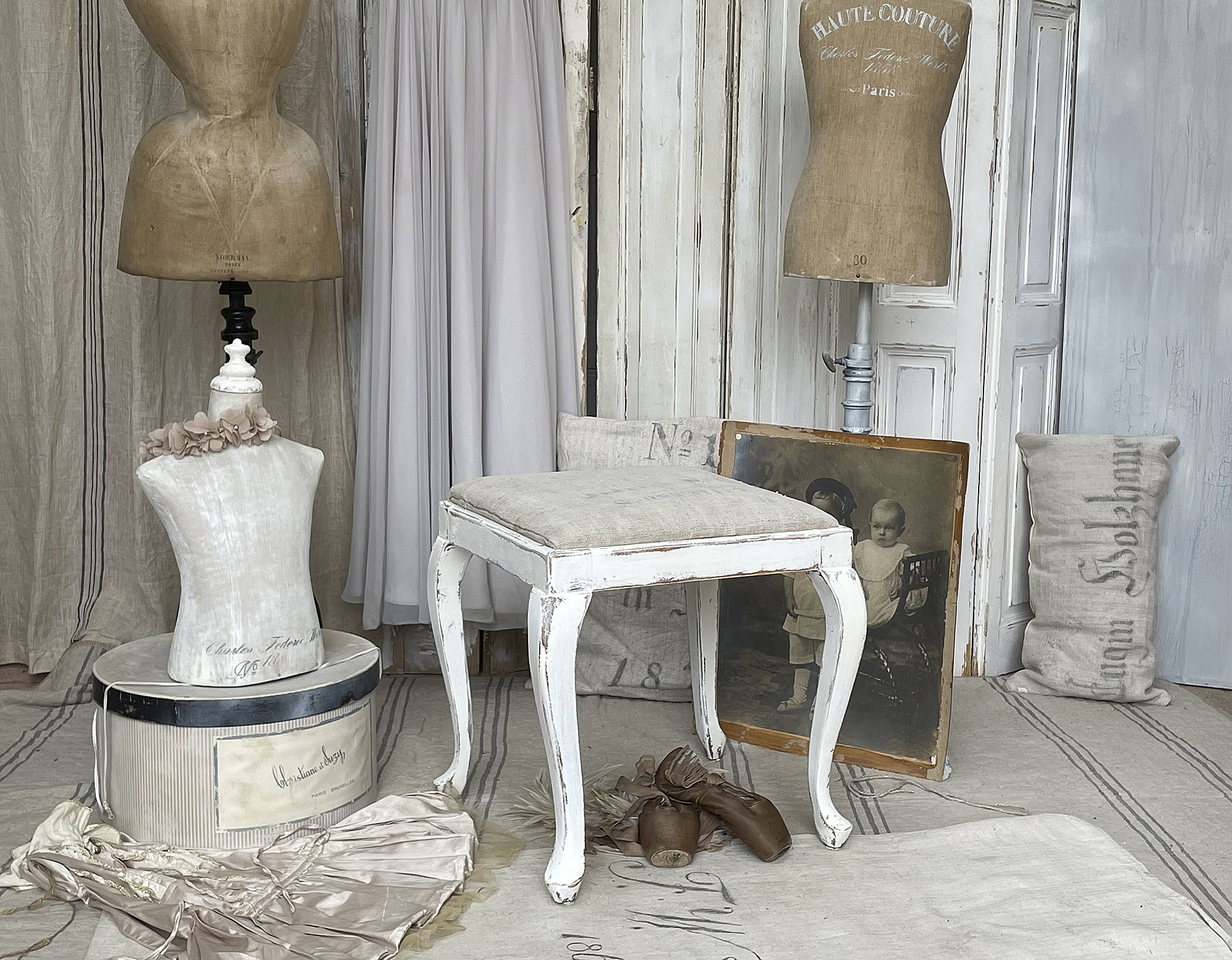 Alter wertiger Chippendale Hocker 2***