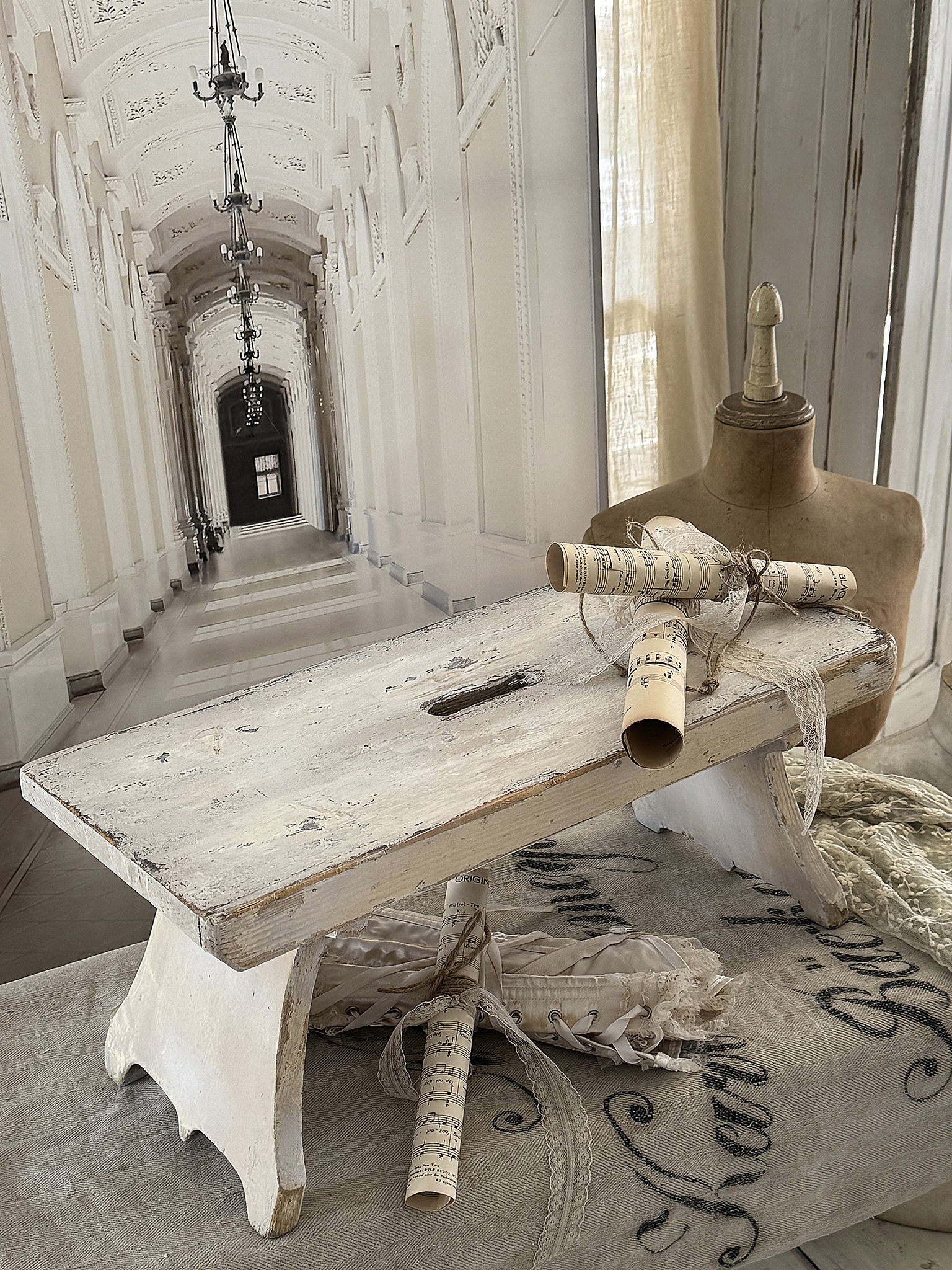 Langes Fußbänkchen im alten Shabbykleid***