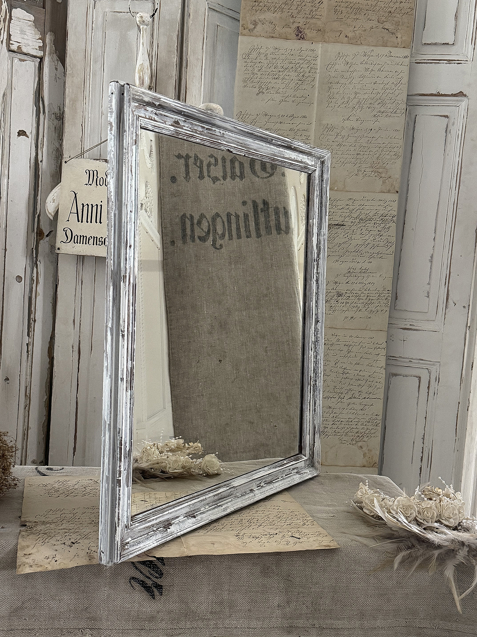 Alter Shabby-Spiegel mit Holzrahmen***