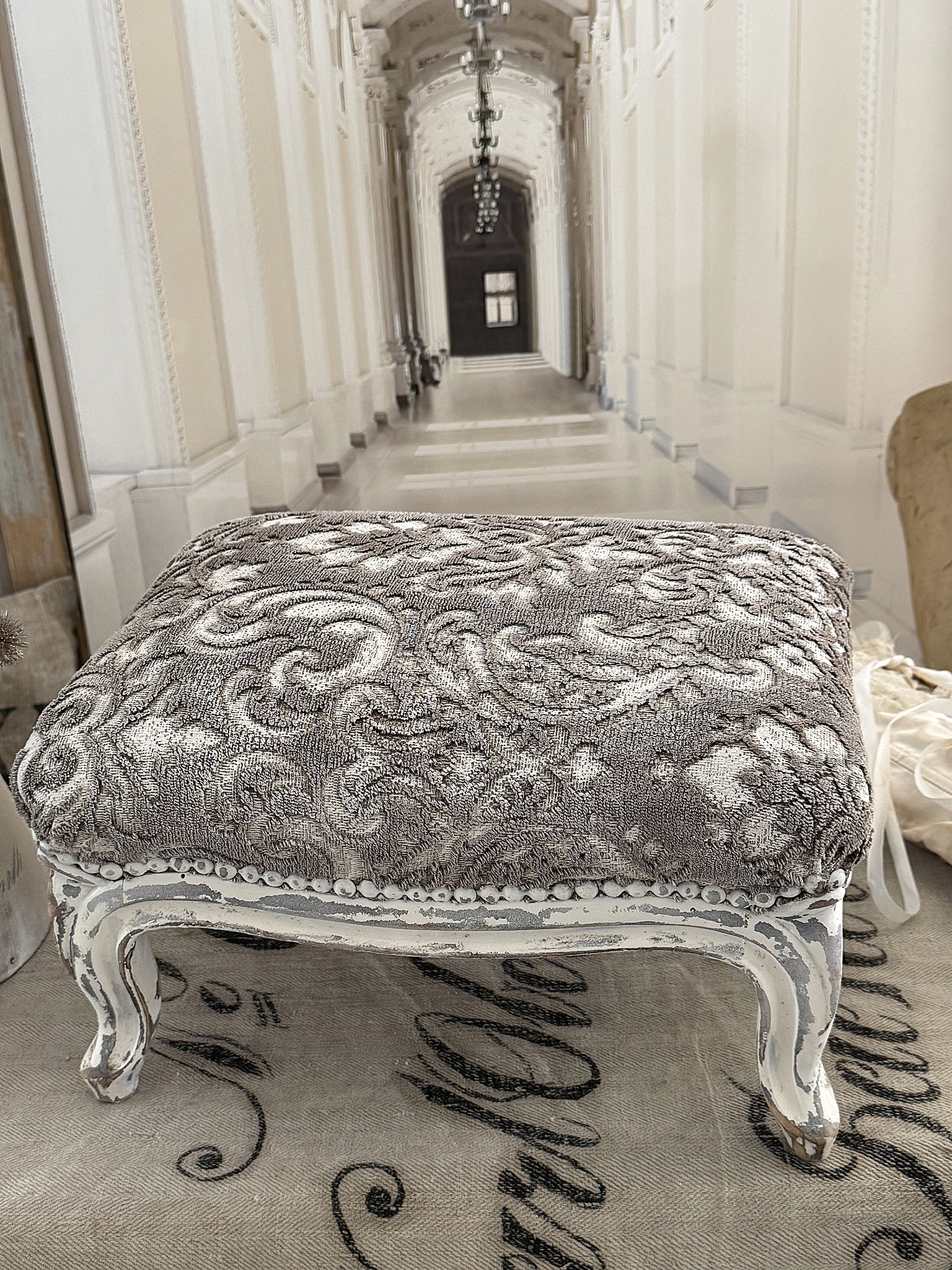 Süßes altes Fußbänkchen***