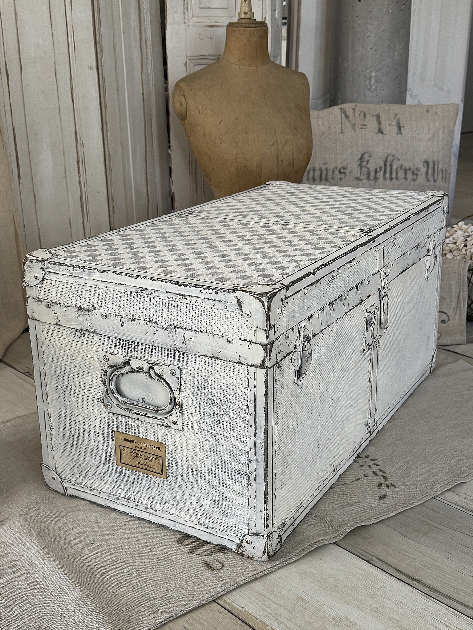 Französische Vintage-Truhe mit Charme***