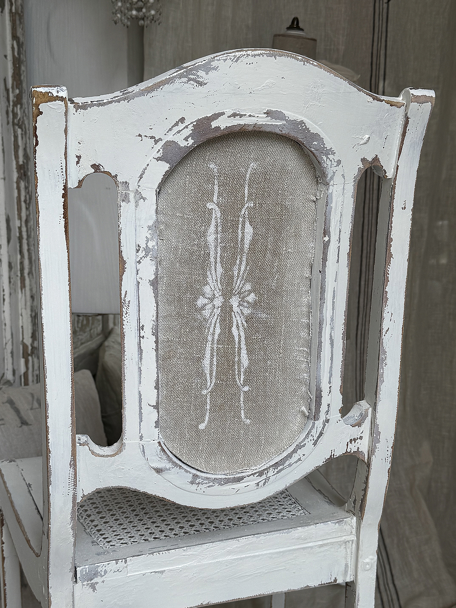 Antiker Shabby Chic Stuhl mit Wiener Geflecht & altem Leinen – handveredeltes Einzelstück im Jugendstil***