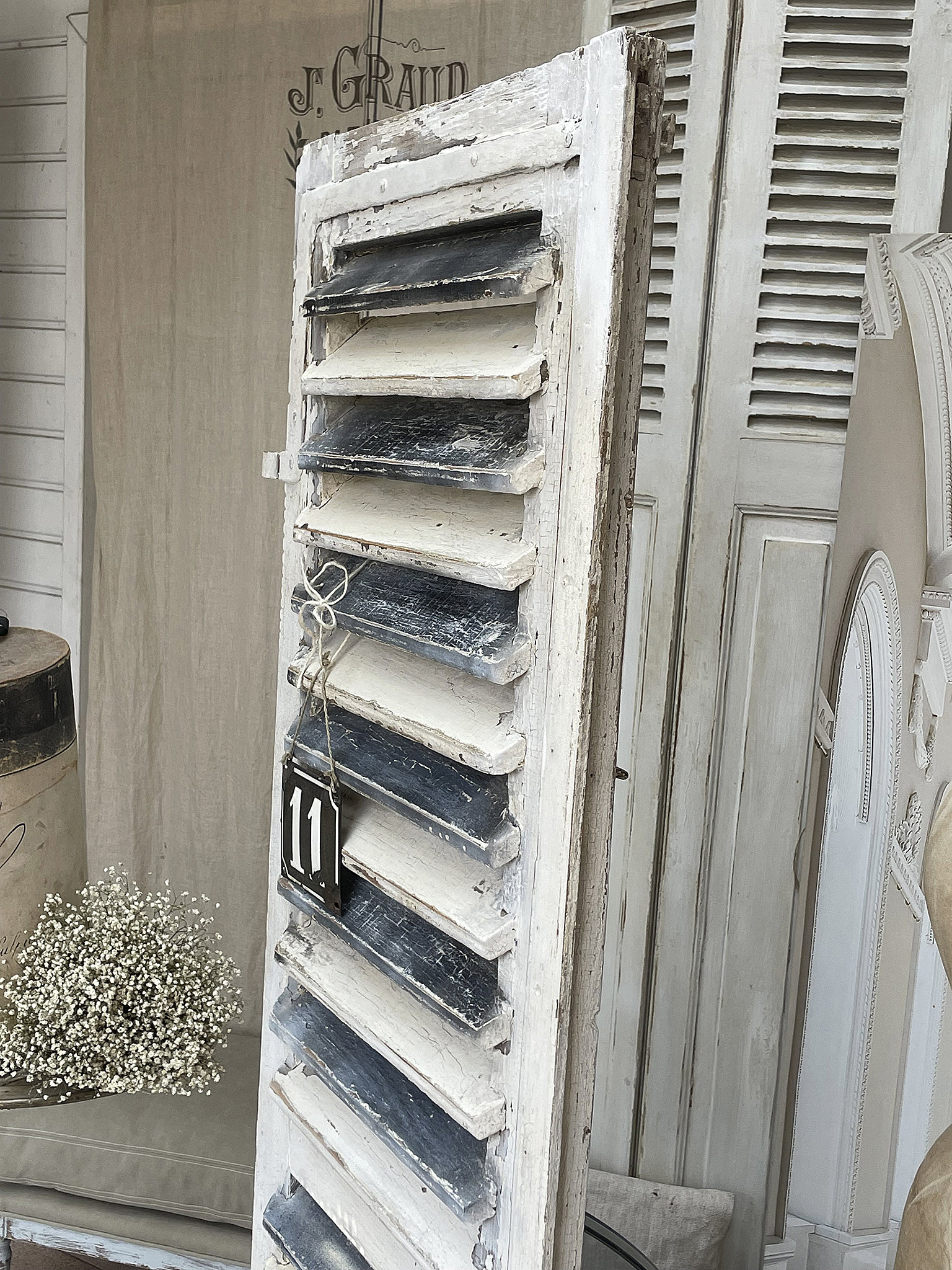 Großer Lamellenfensterladen Shabby-gestreift*** Großer Lamellenfensterladen Shabby-gestreift***