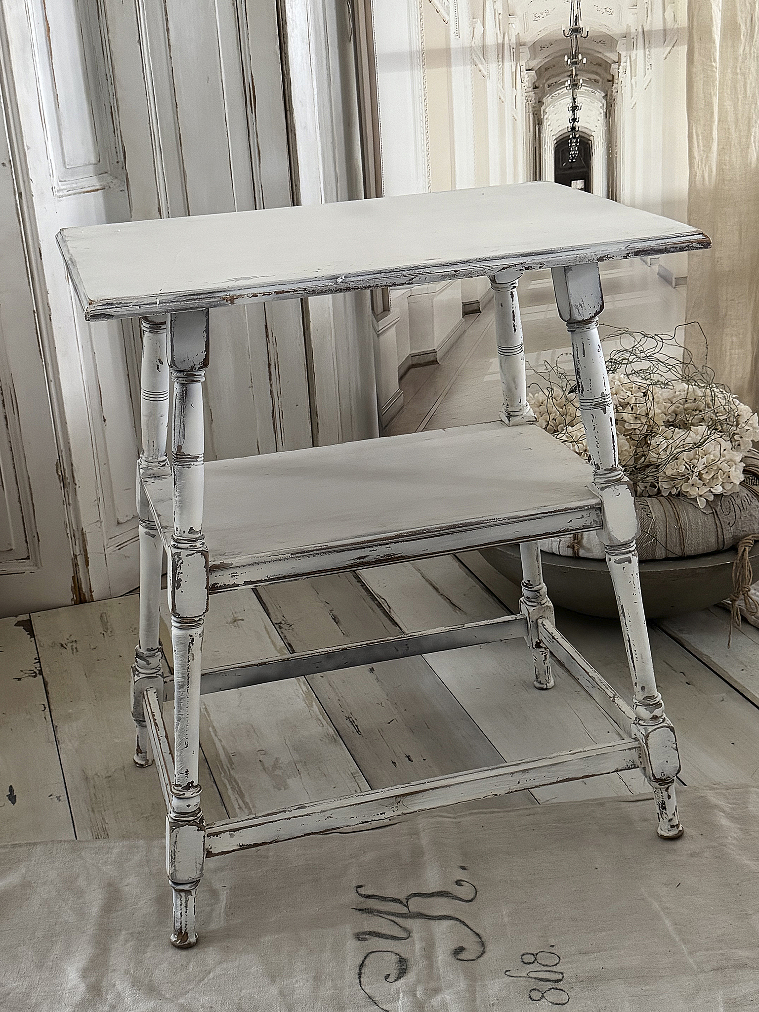 Alter Landhaustisch, Beistelltisch***