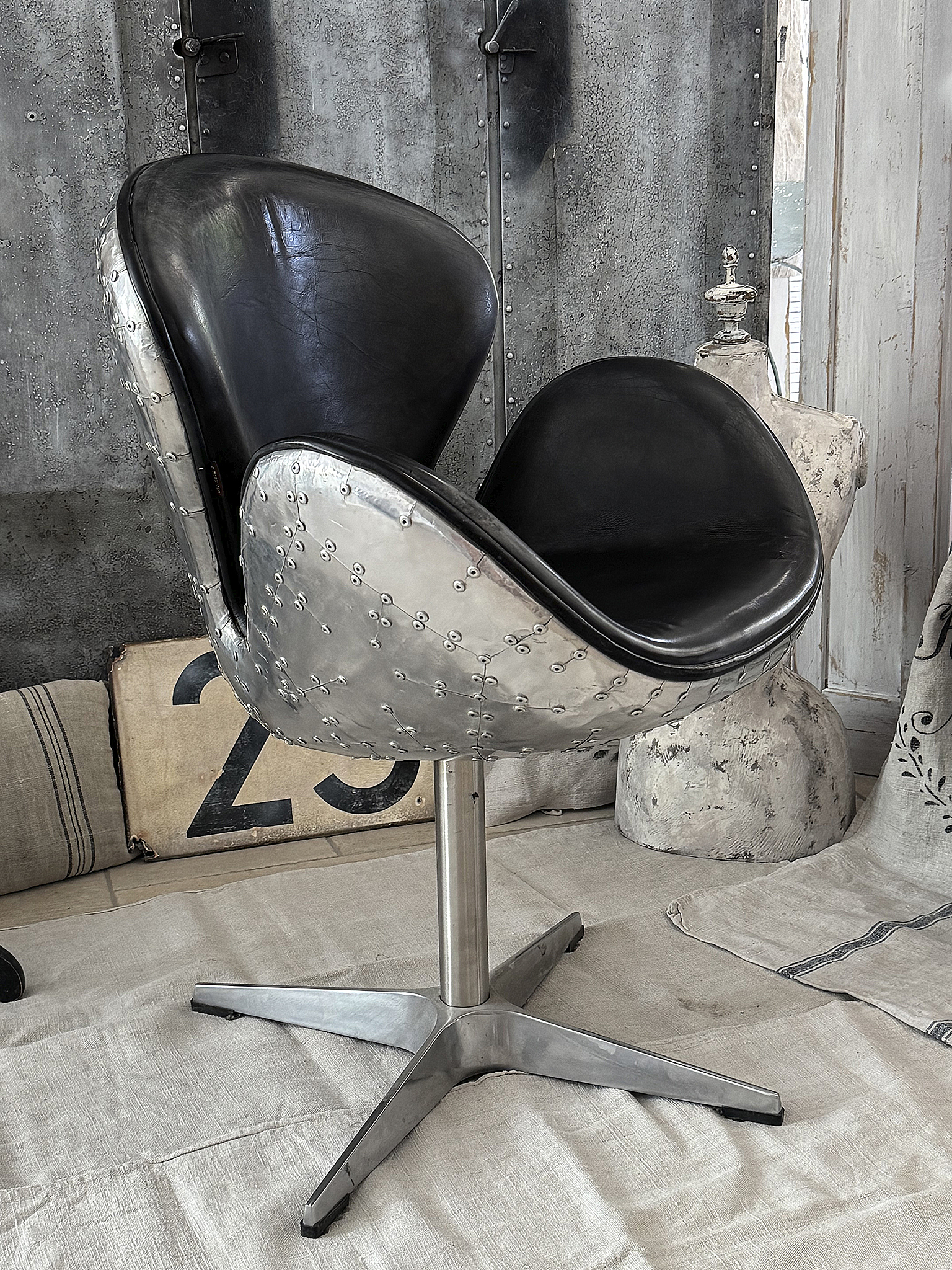 Luxus Art-Déco Schreibtischstuhl aus Echtleder & Aluminium im Air-Wing-Design***