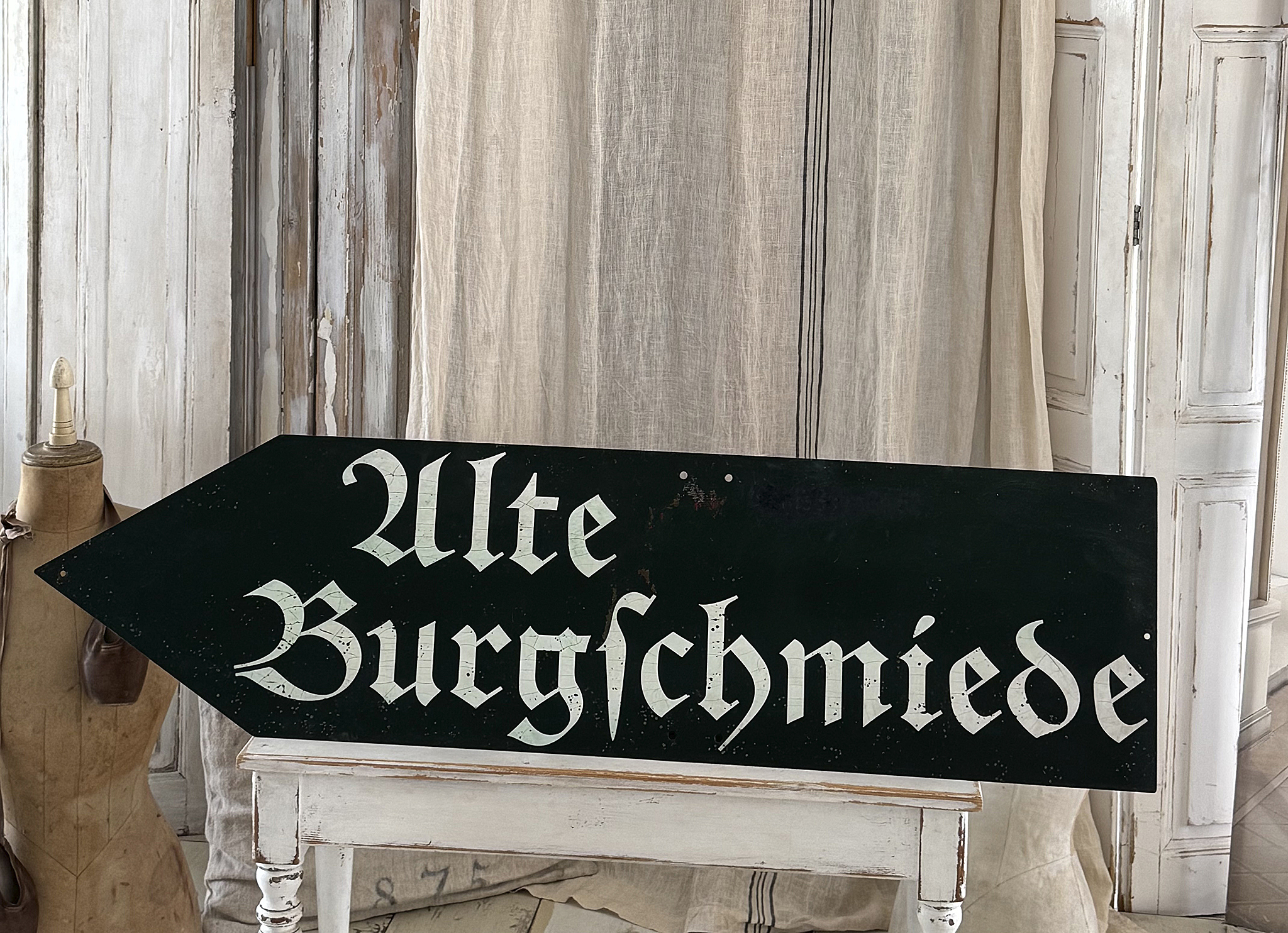 Altes großes Eisenschild „Alte Burgschmiede“ – selten & imposant***