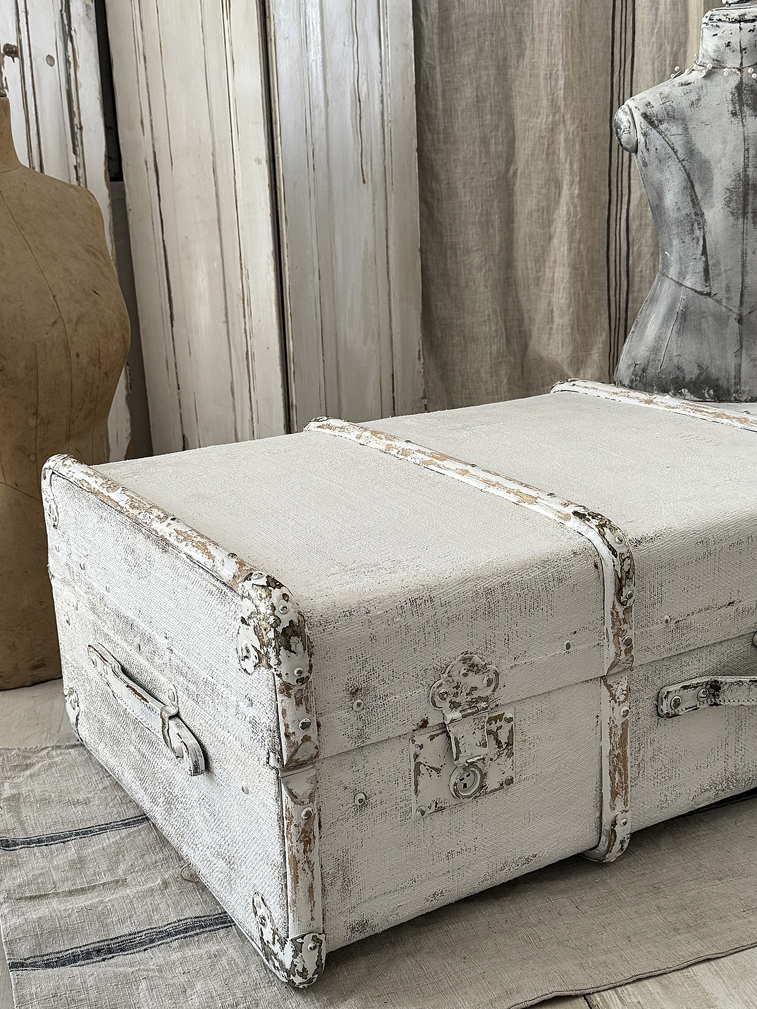 Wunderschöner nostalgischer Überseekoffer mit Holzstreben – Shabby Chic***