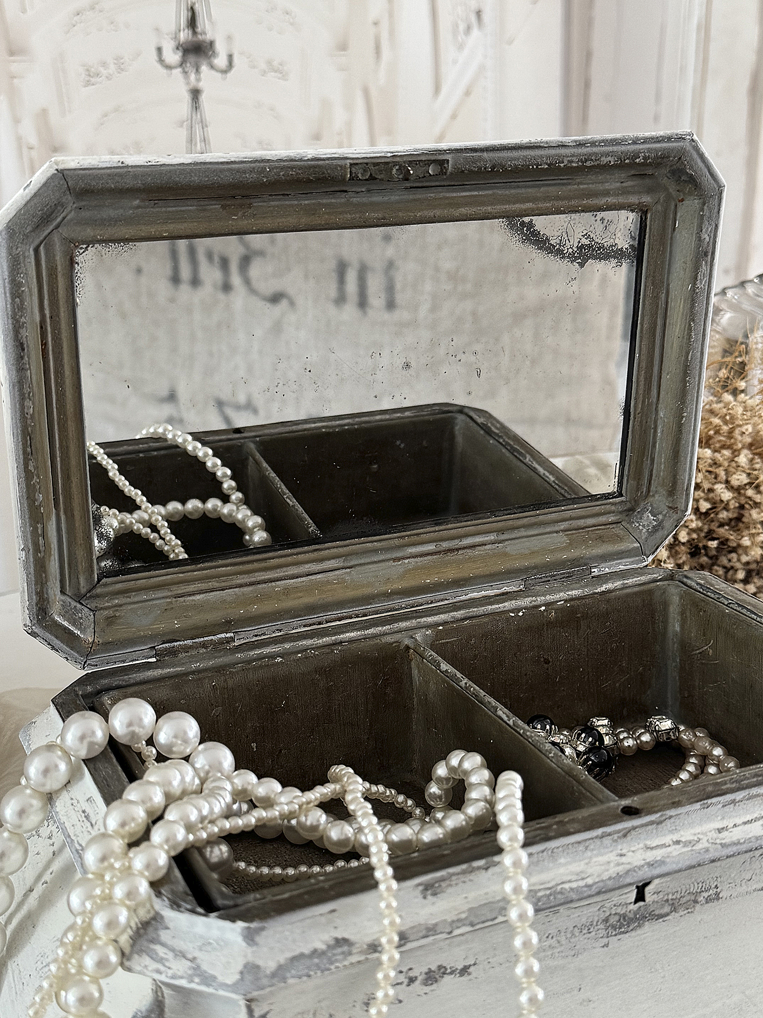 Antike Schmuckschatulle mit Spiegel – im Shabby Chic***