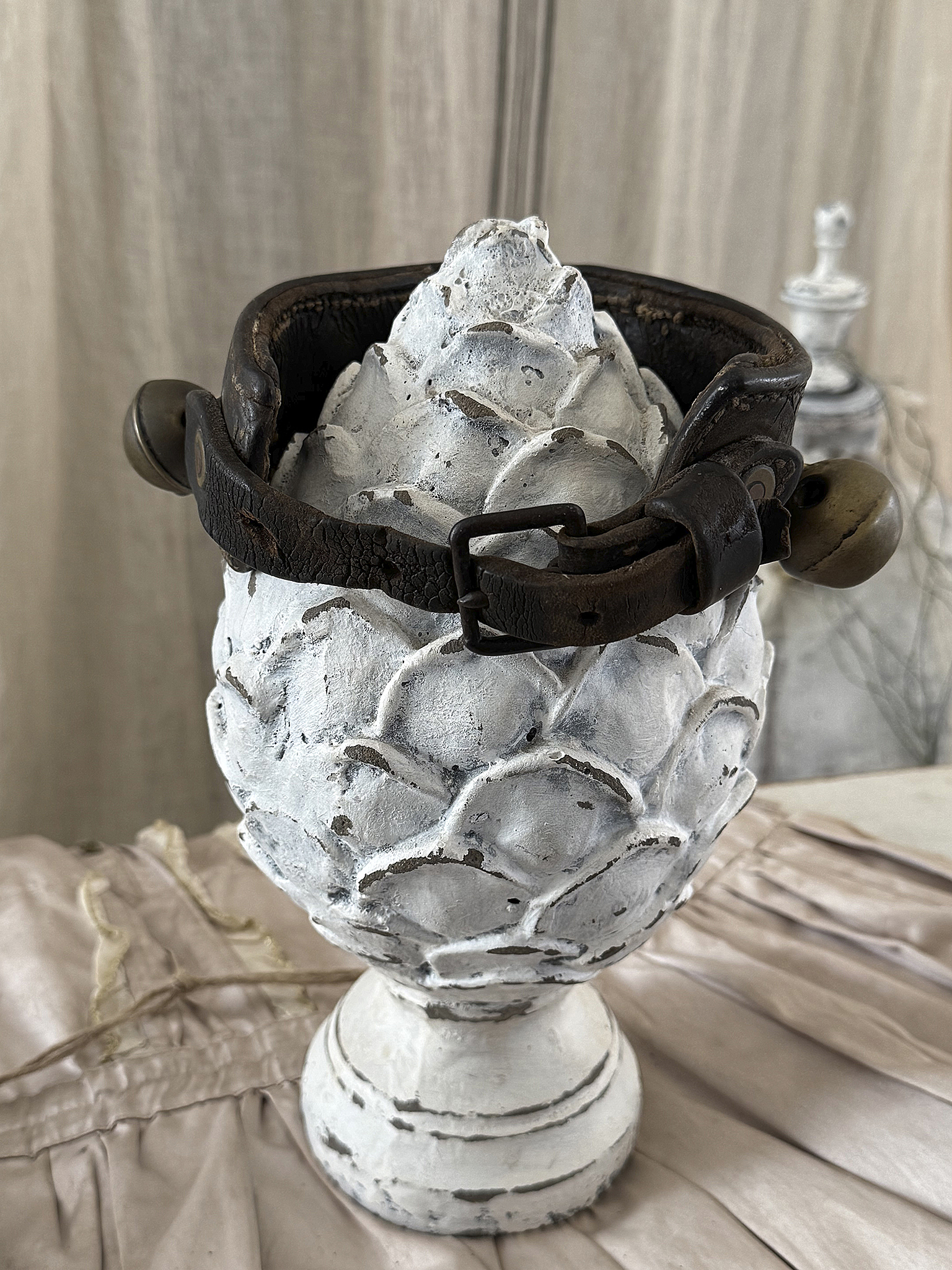 Antikes Schellenband aus Leder mit Messing-Schellen – rustikales Unikat***